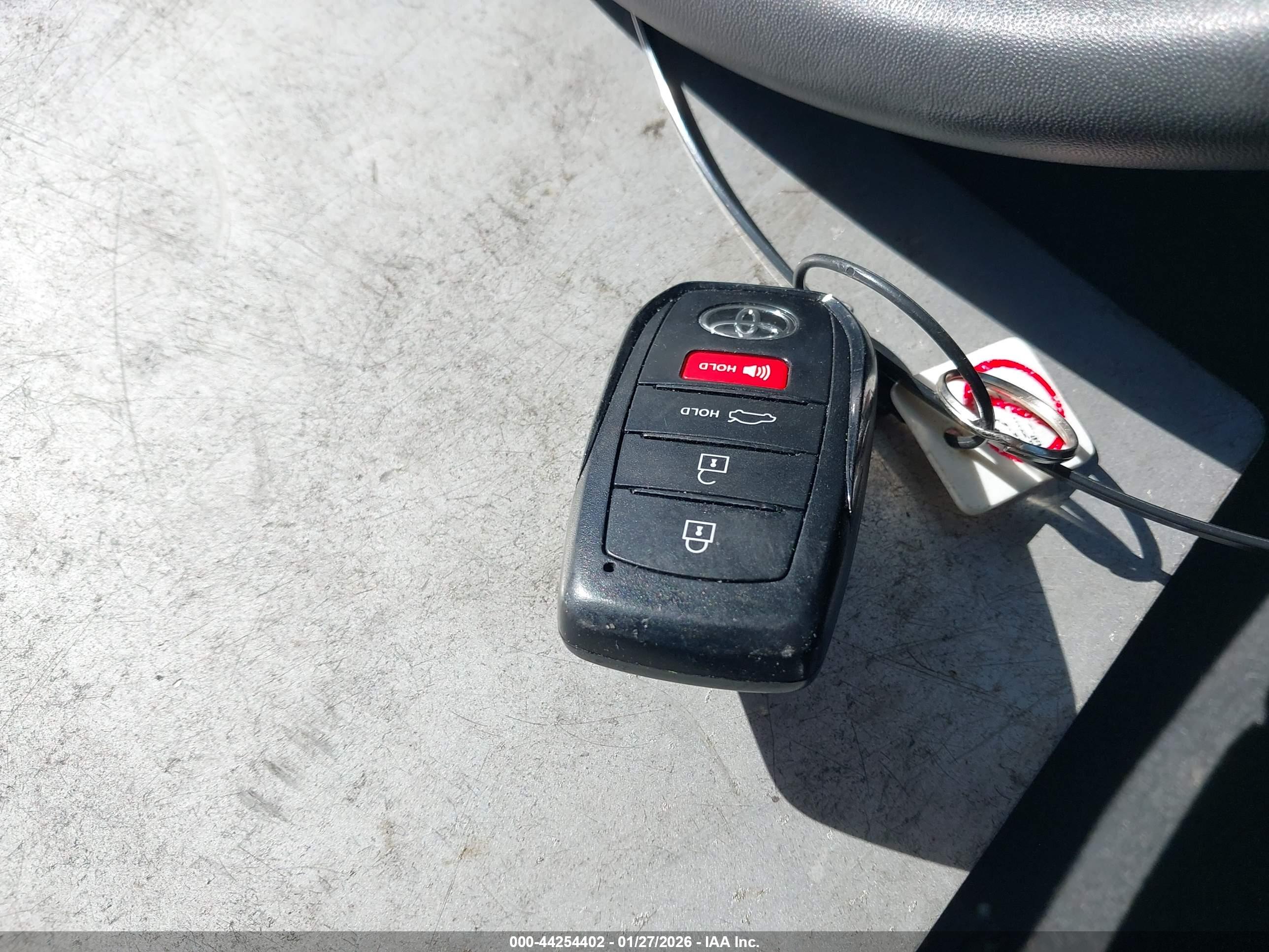 TOYOTA CAMRY image 11
