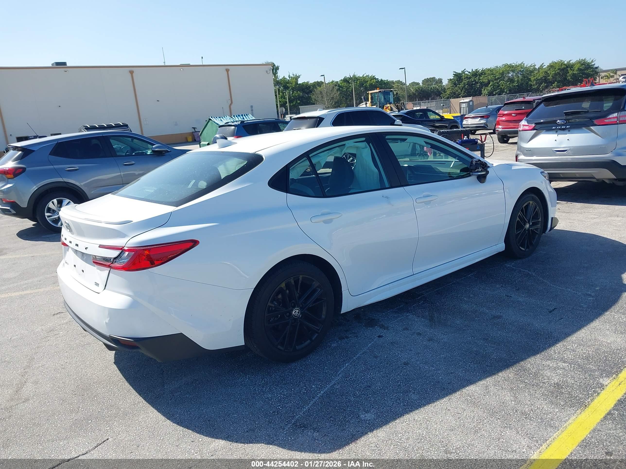 TOYOTA CAMRY image 4