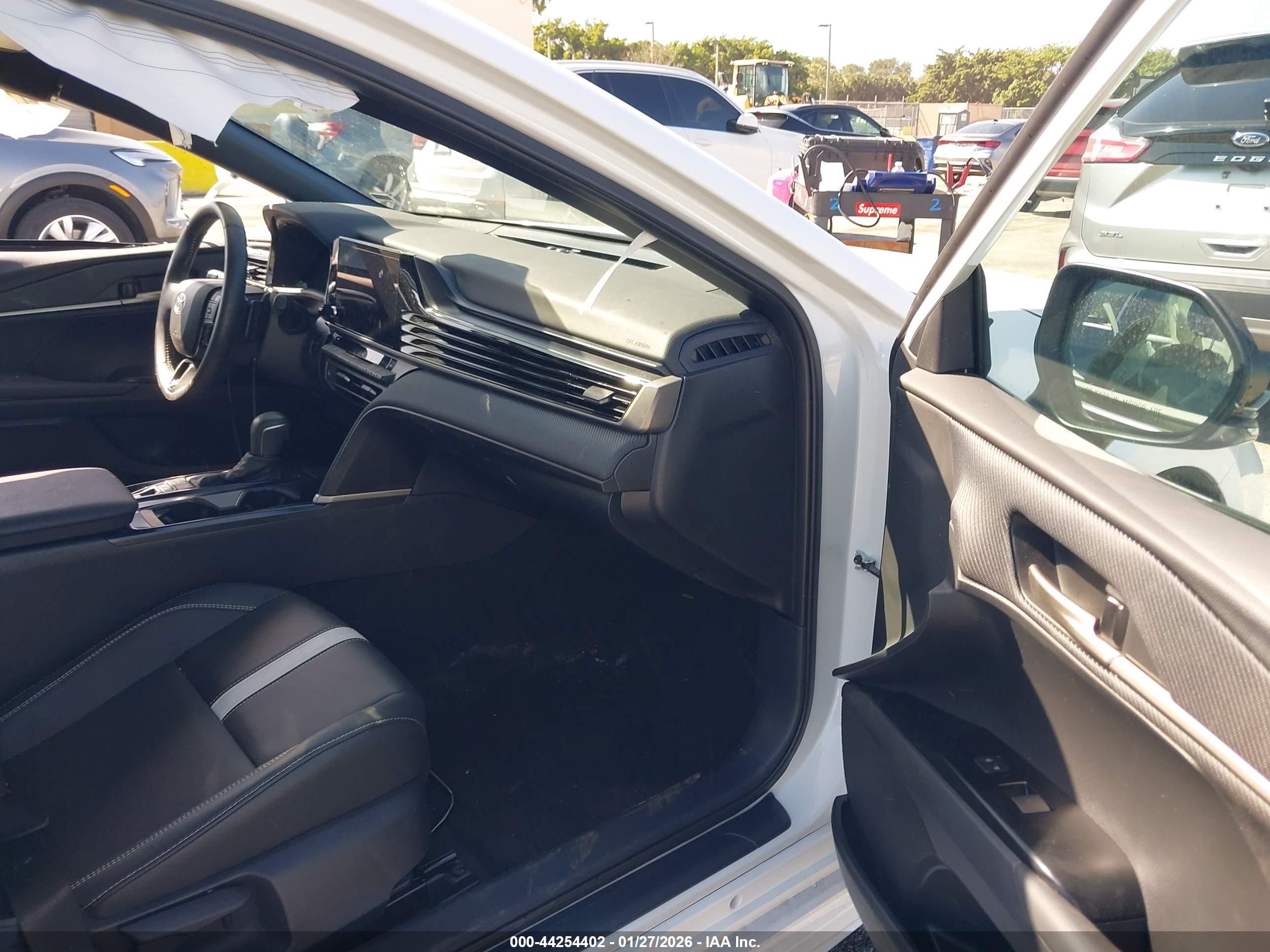 TOYOTA CAMRY image 5
