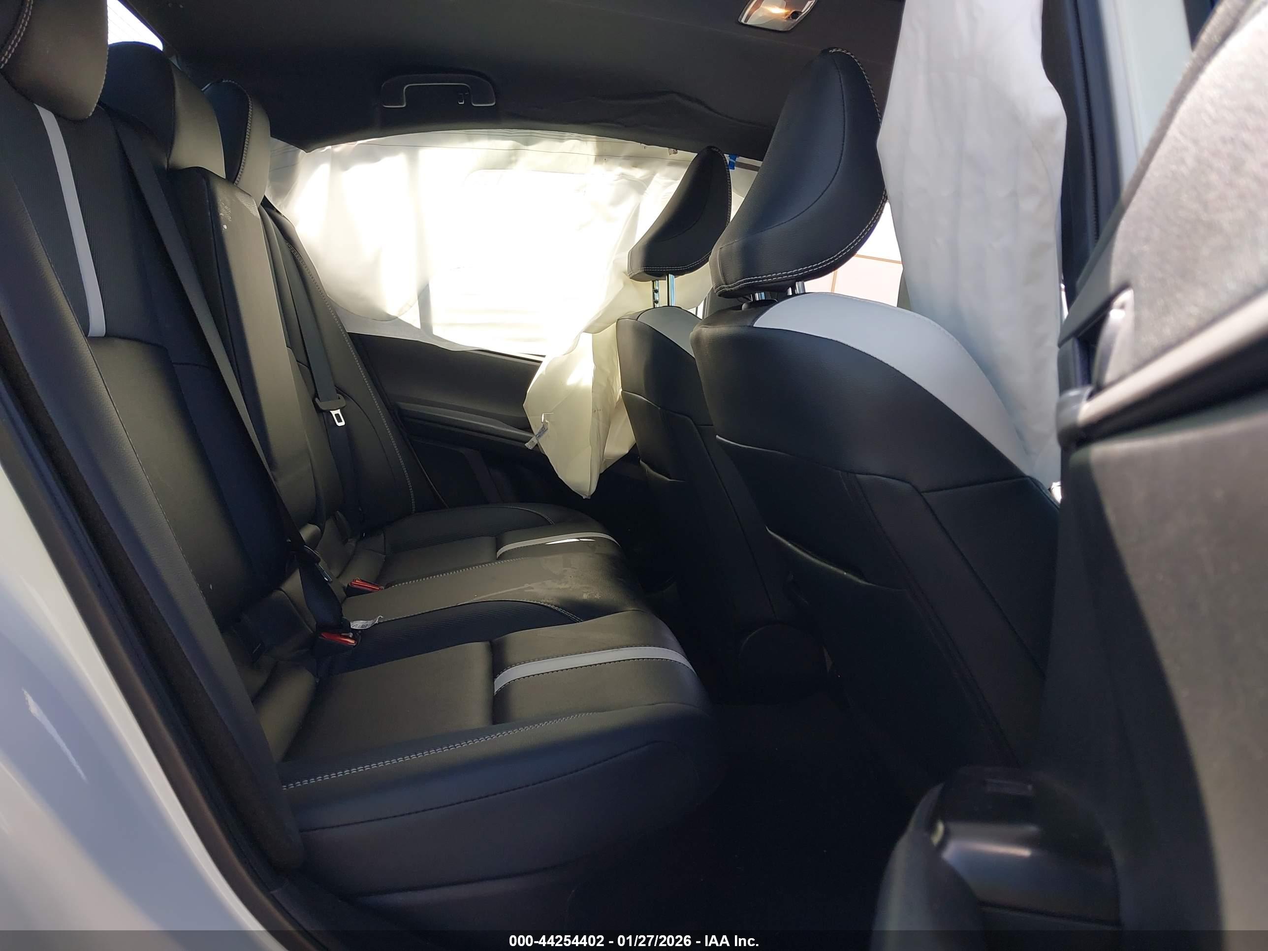 TOYOTA CAMRY image 8