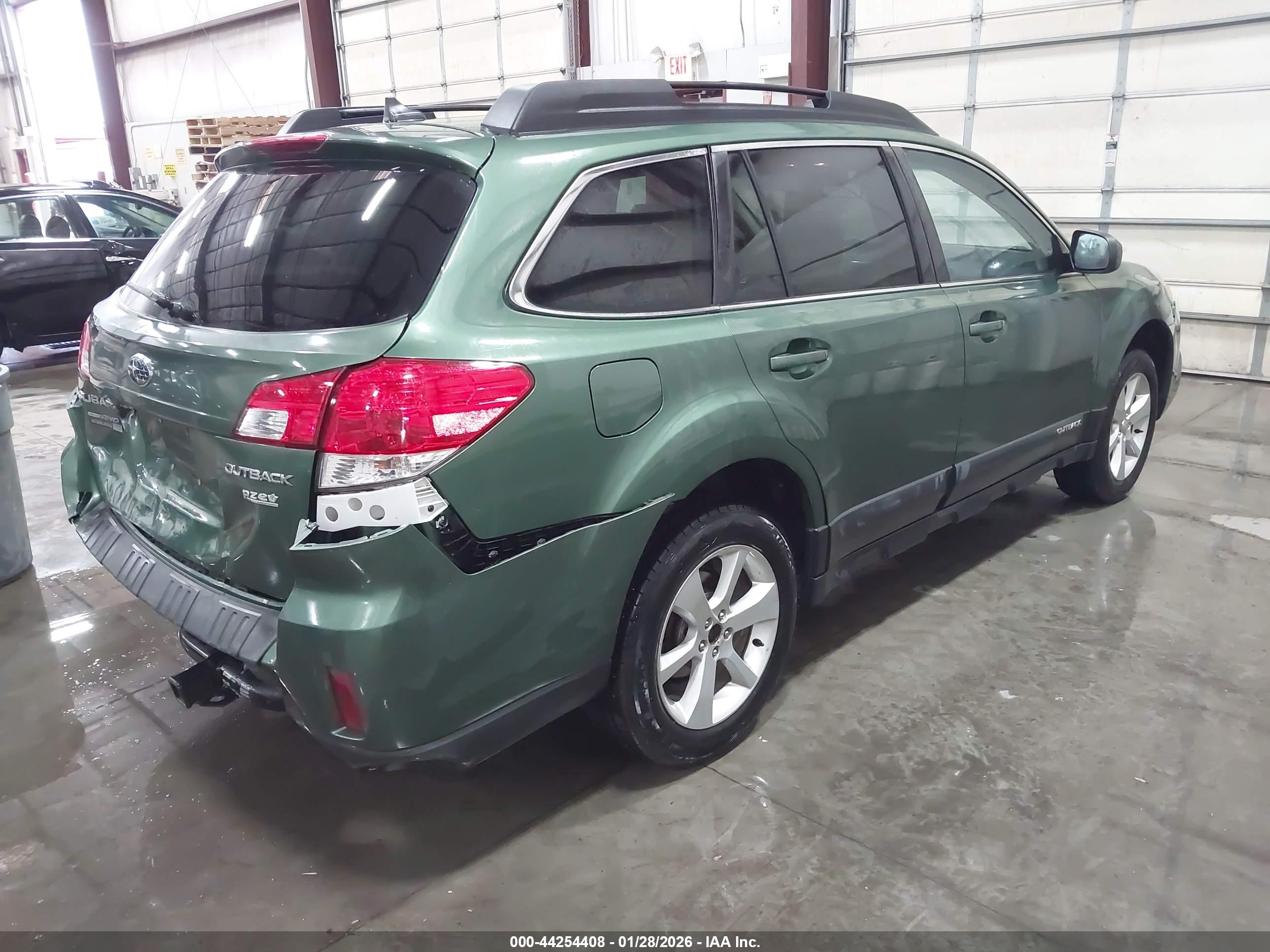 SUBARU OUTBACK image 4