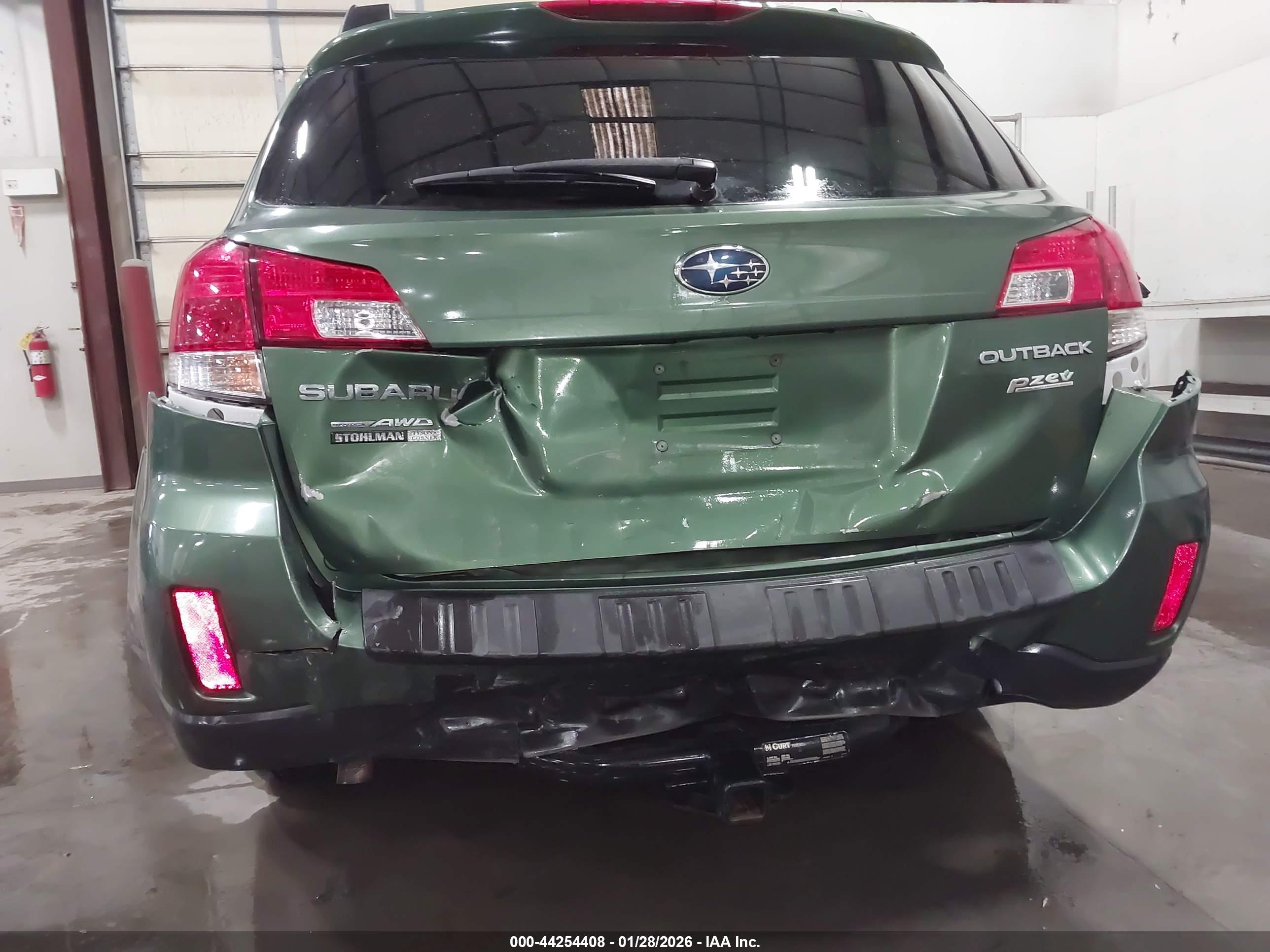 SUBARU OUTBACK image 6