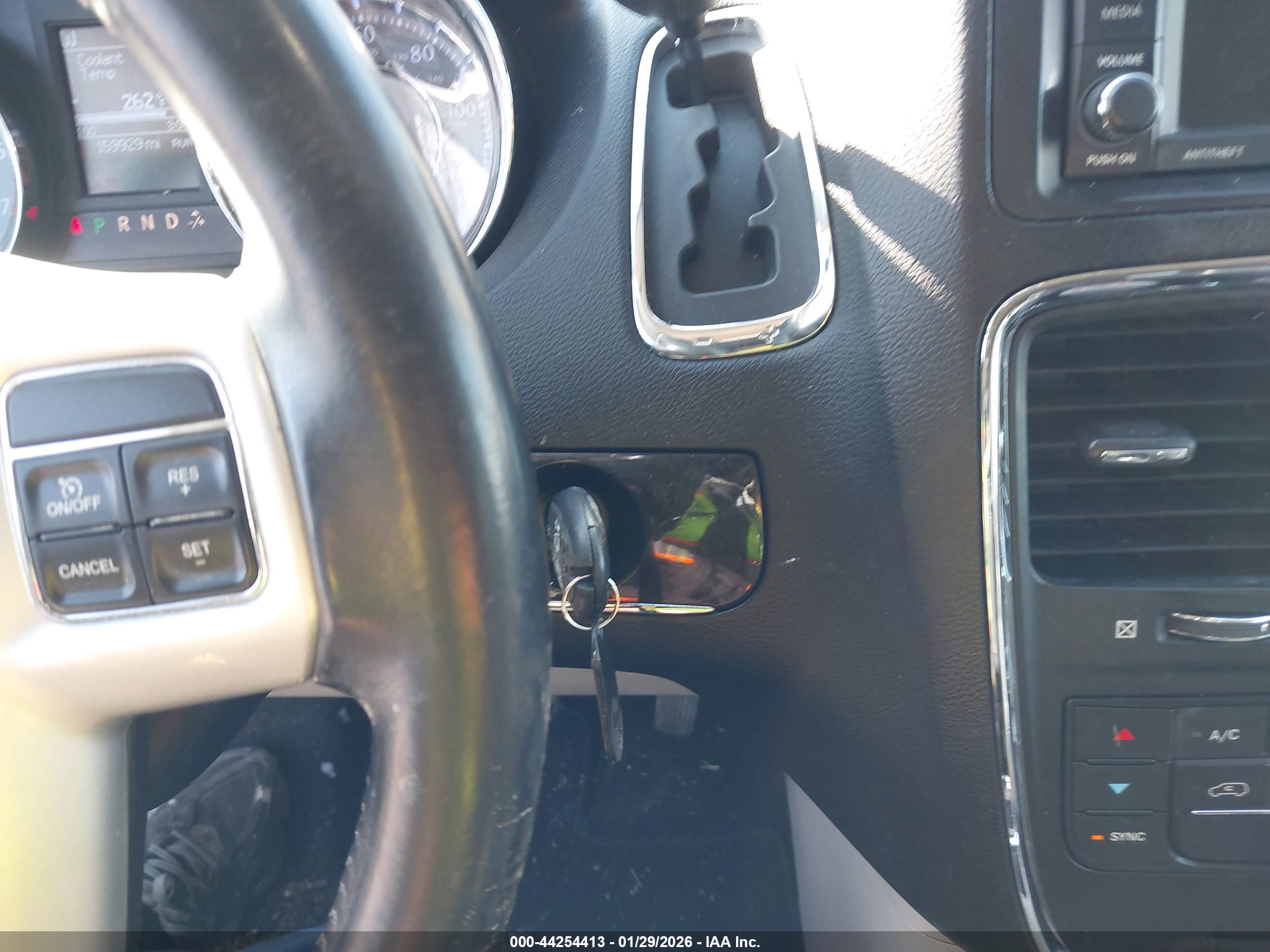 CHRYSLER TOWN image 11