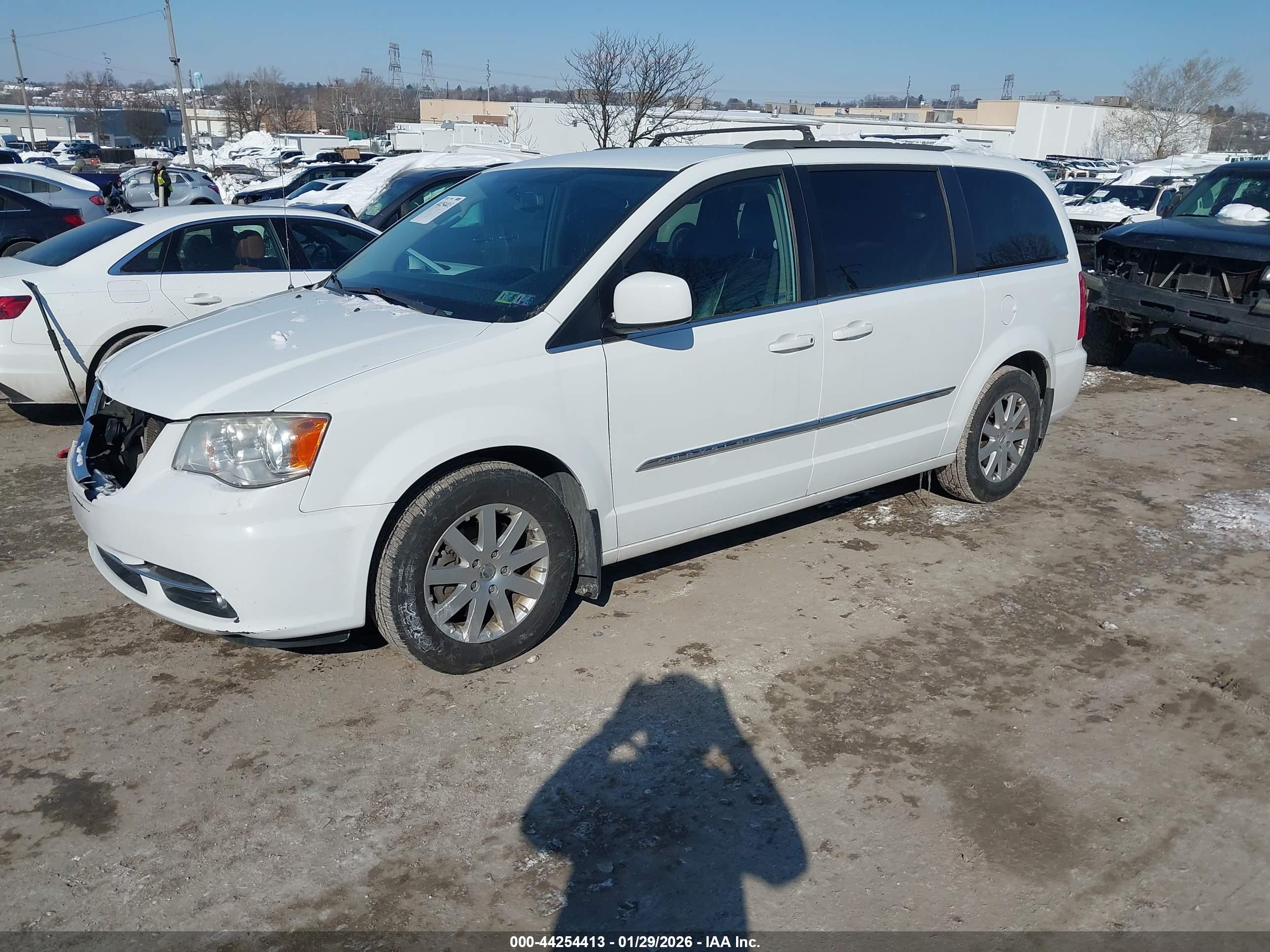 CHRYSLER TOWN image 2