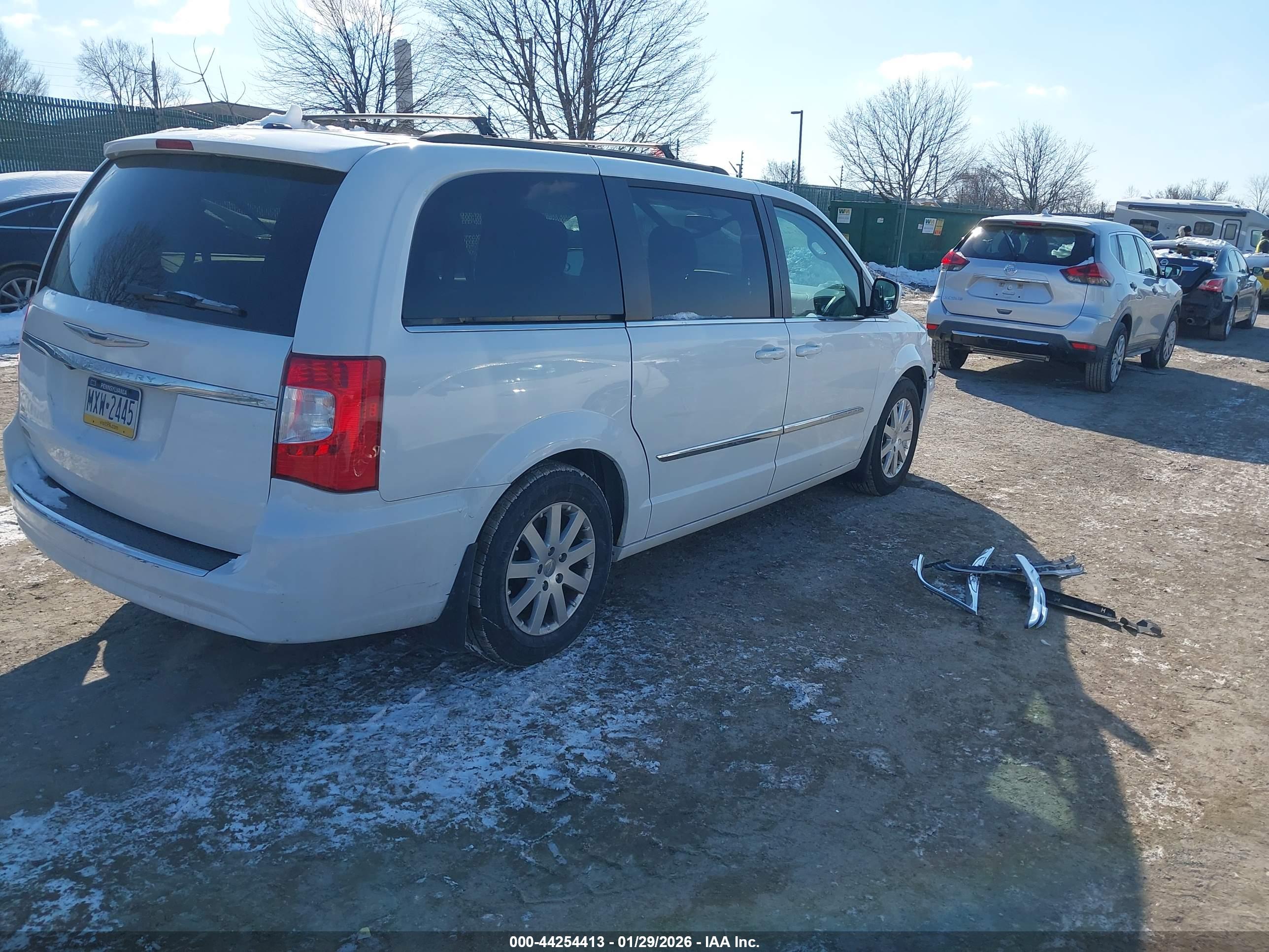 CHRYSLER TOWN image 4