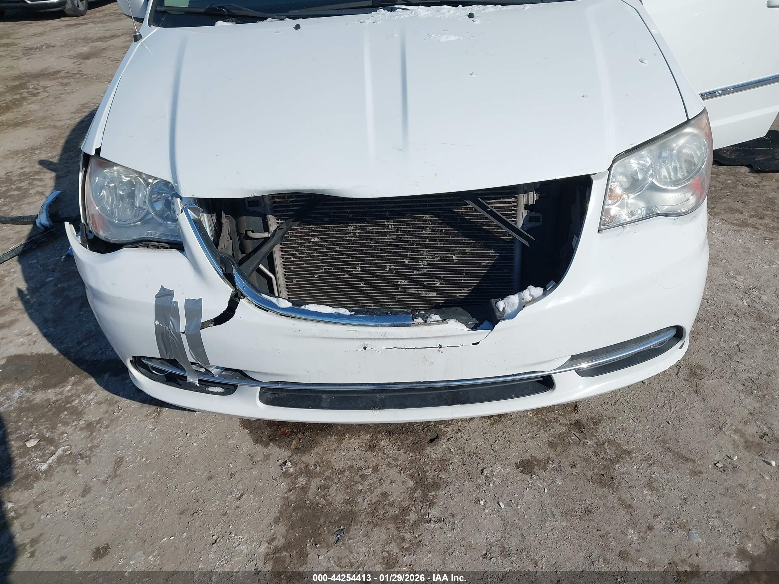 CHRYSLER TOWN image 6
