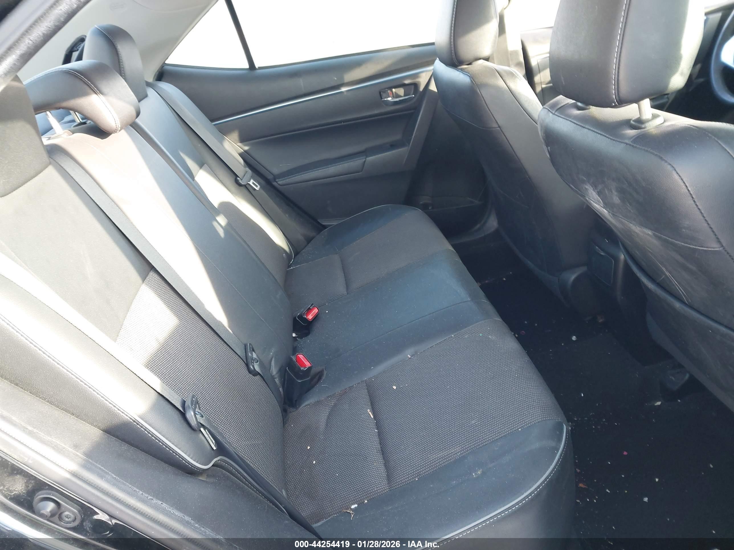 TOYOTA COROLLA image 8
