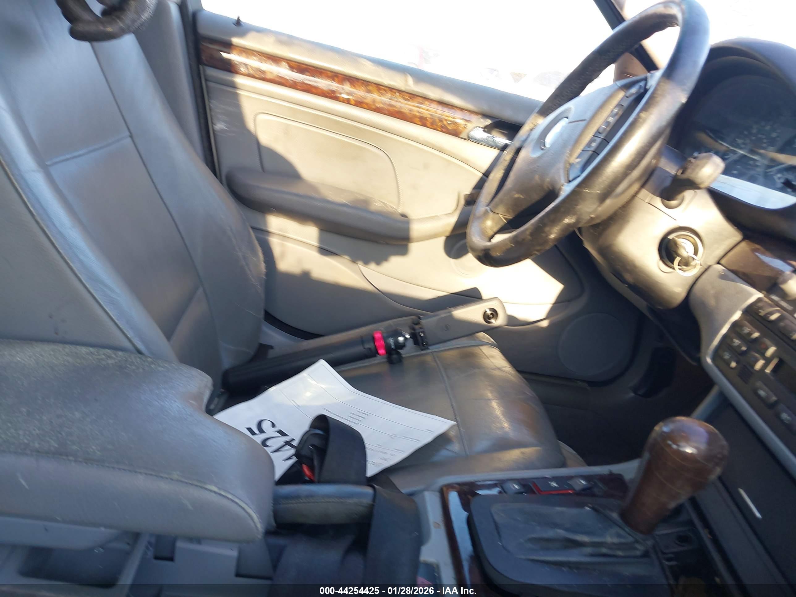 BMW 325I image 5