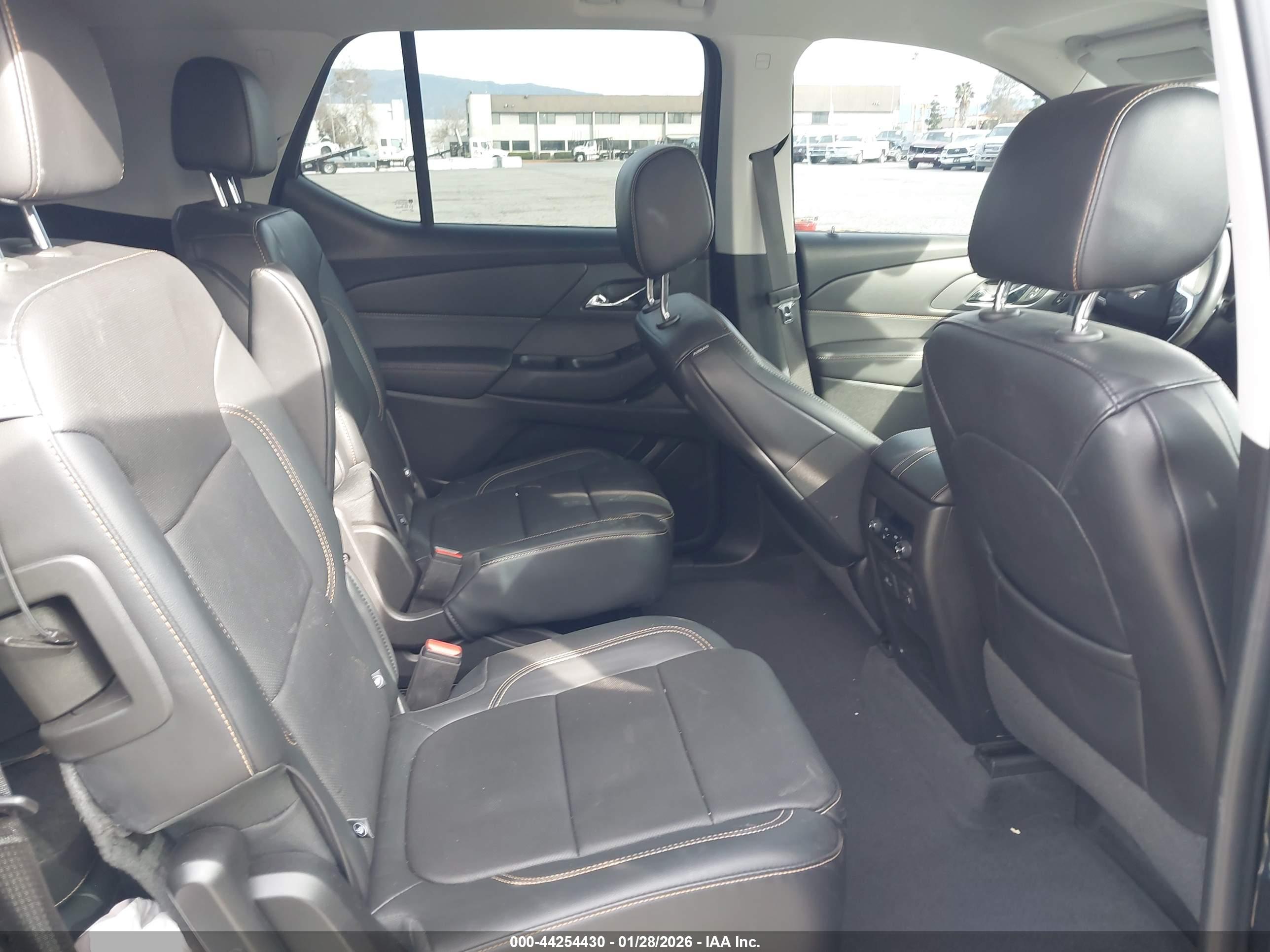 CHEVROLET TRAVERSE image 8