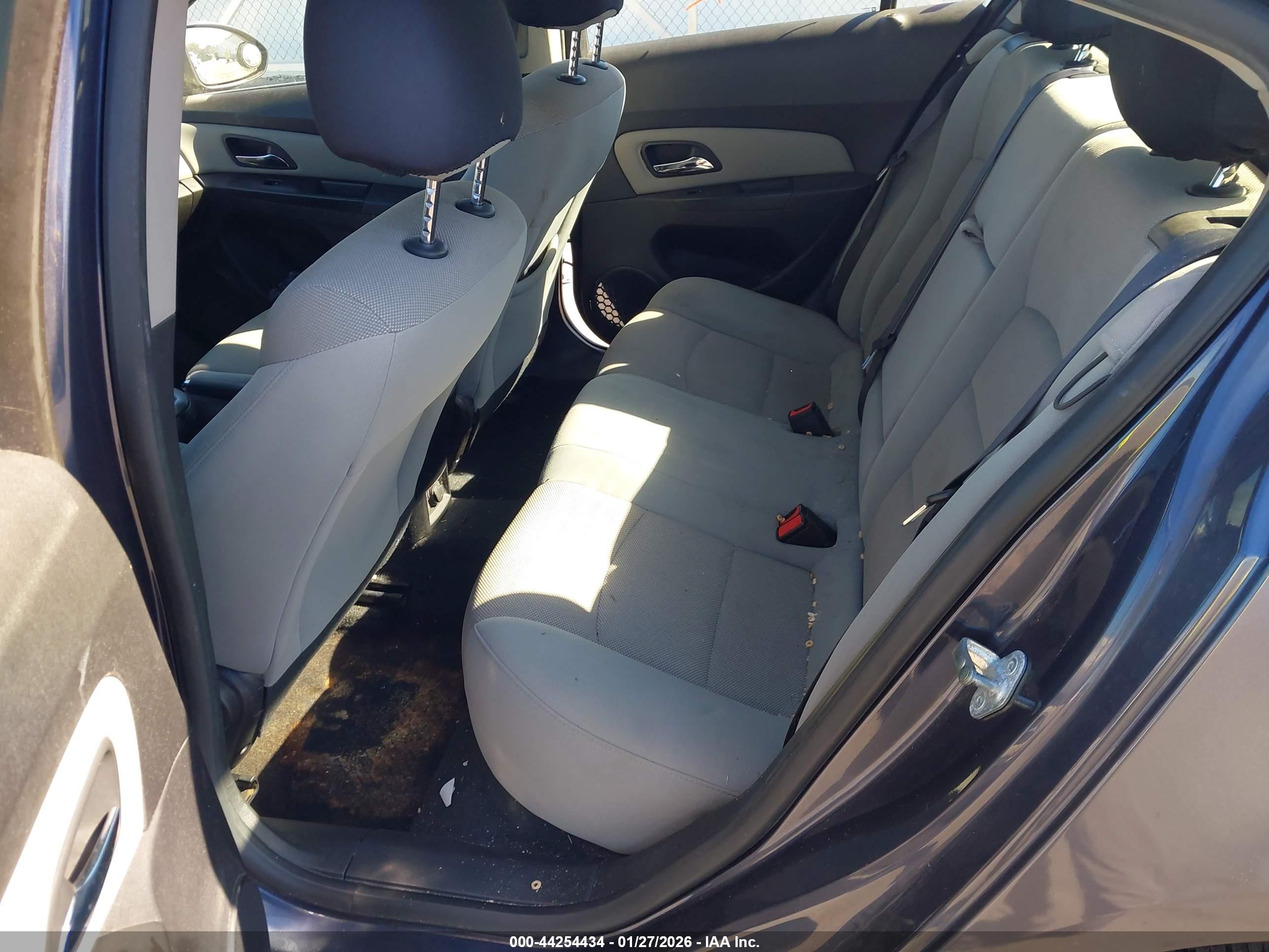 CHEVROLET CRUZE image 8