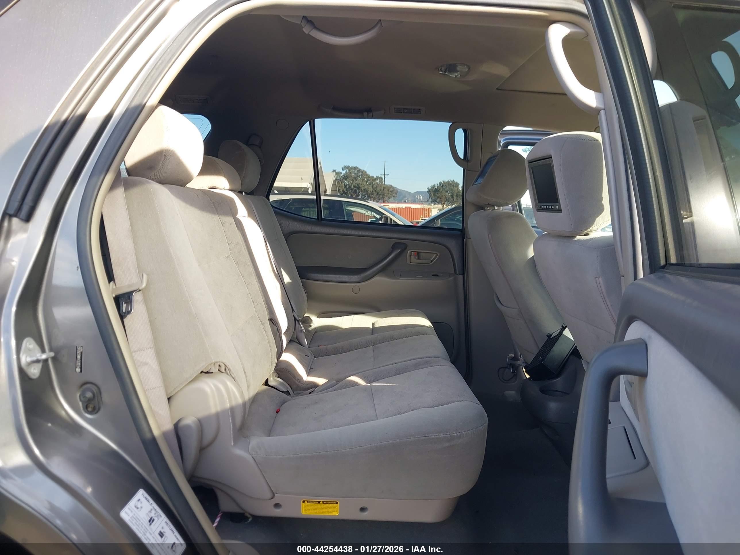 TOYOTA SEQUOIA image 8
