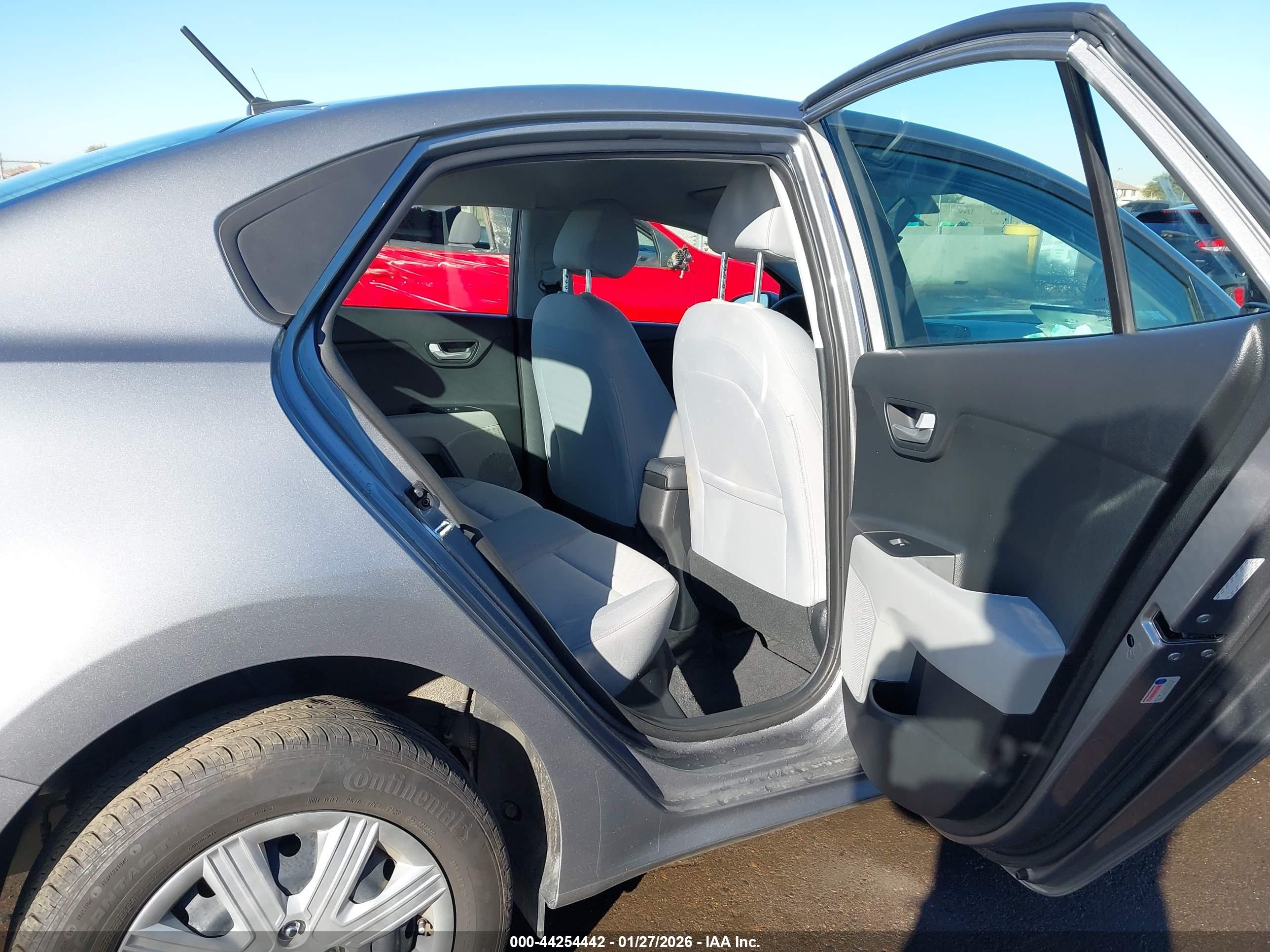 KIA RIO image 8