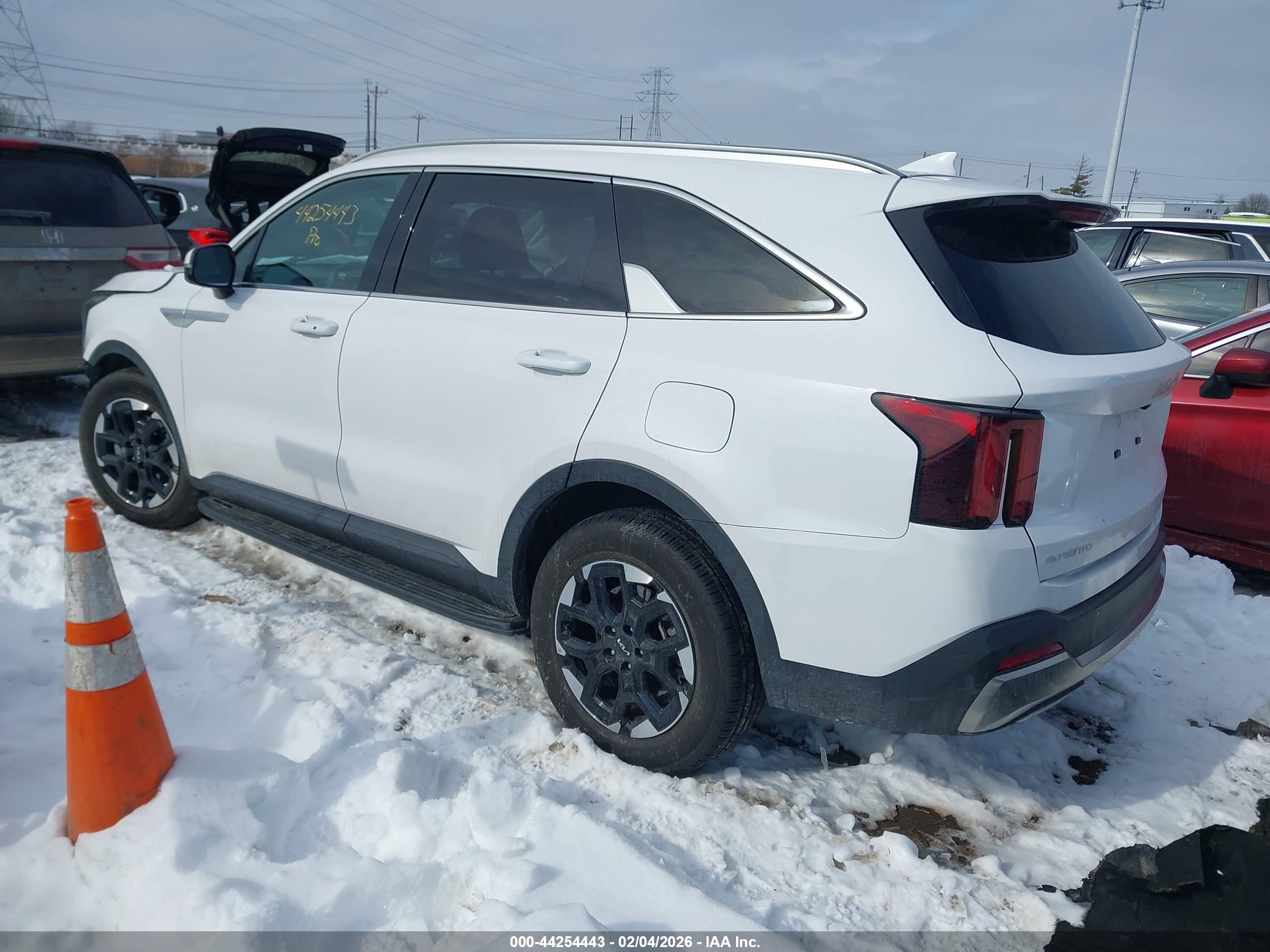 KIA SORENTO image 3