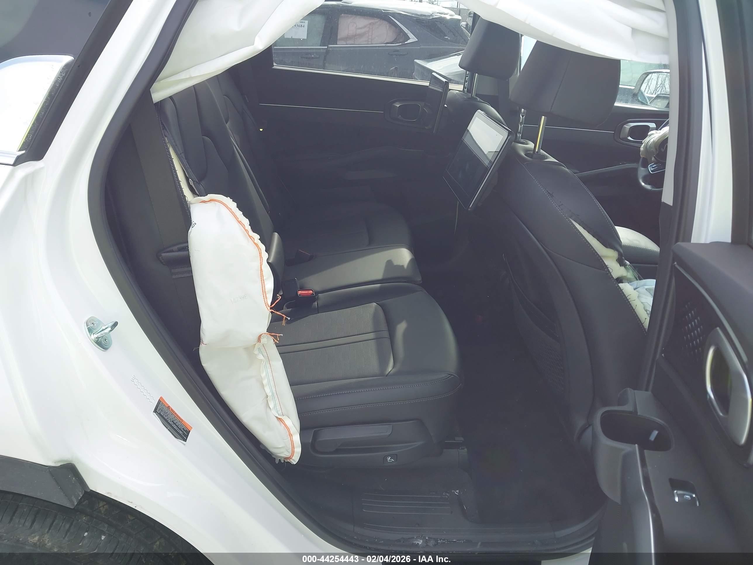 KIA SORENTO image 8
