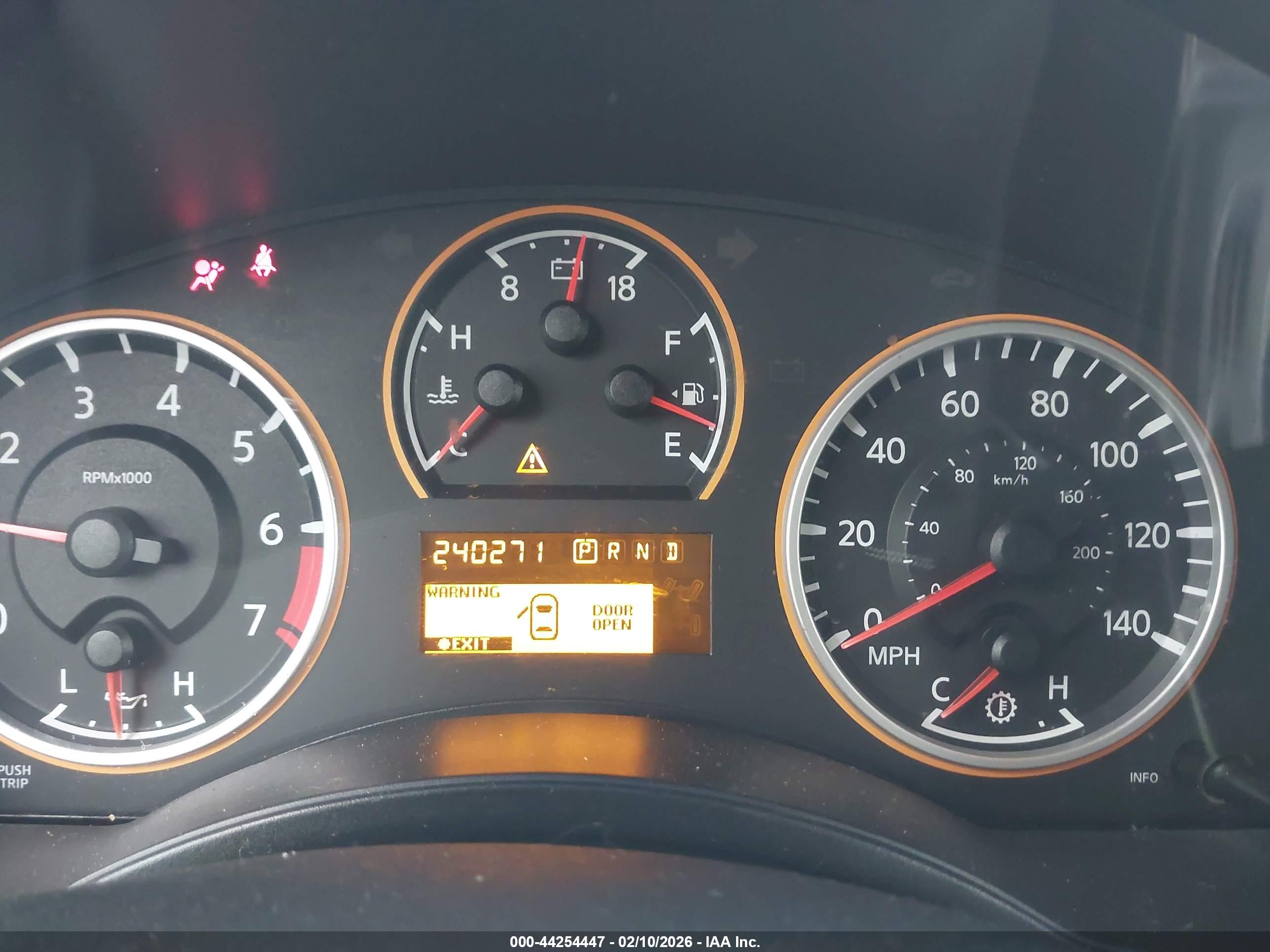 NISSAN ARMADA image 7