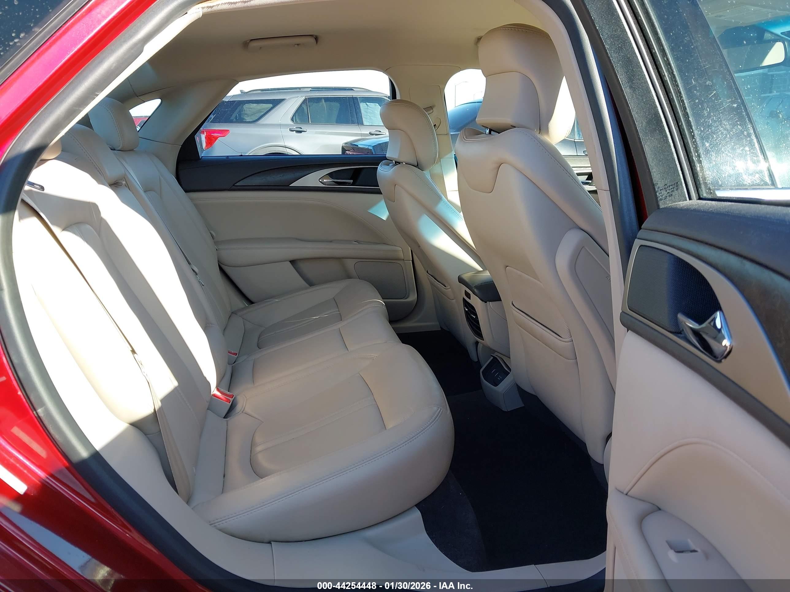 LINCOLN MKZ image 8