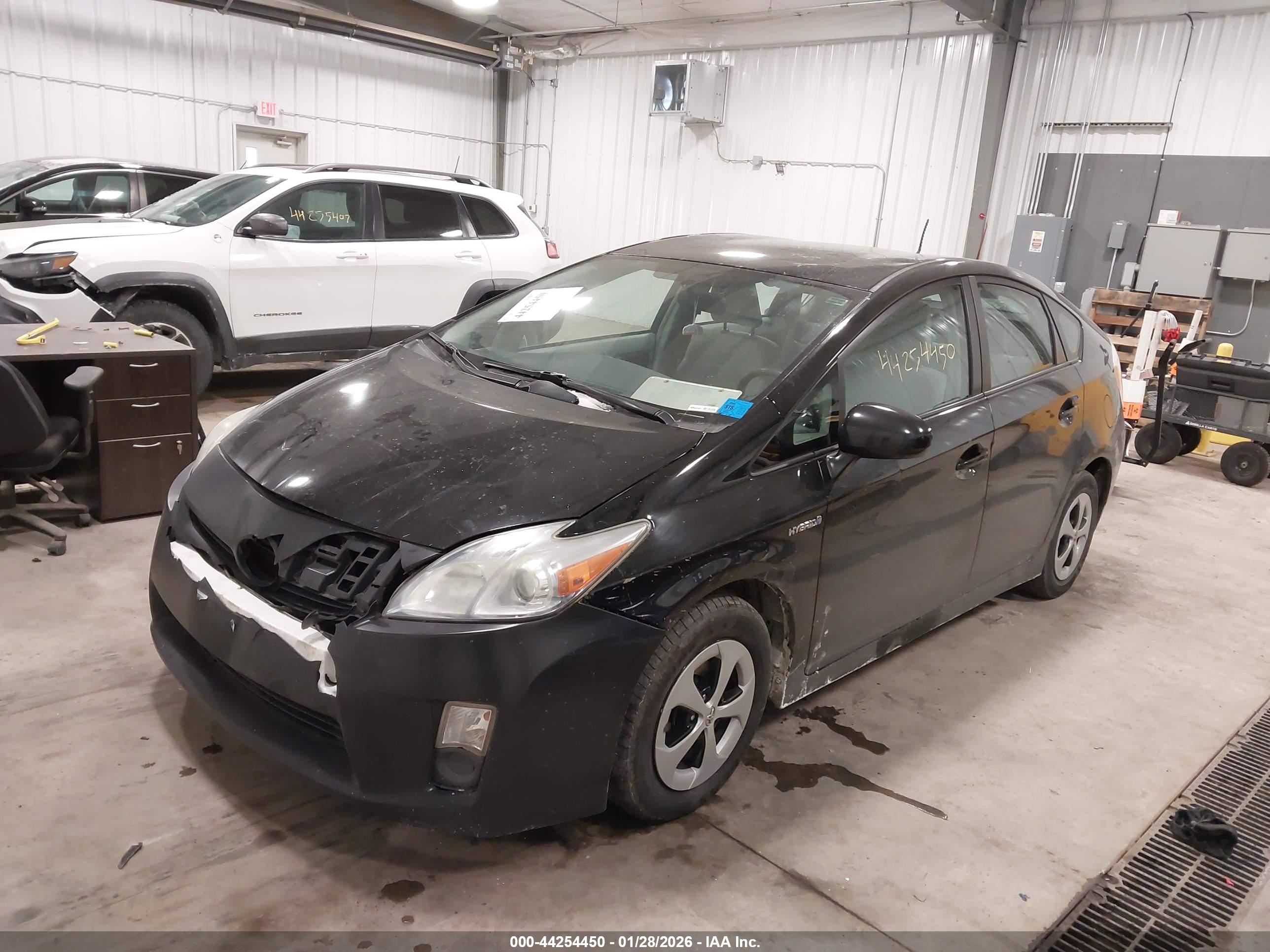 TOYOTA PRIUS image 2