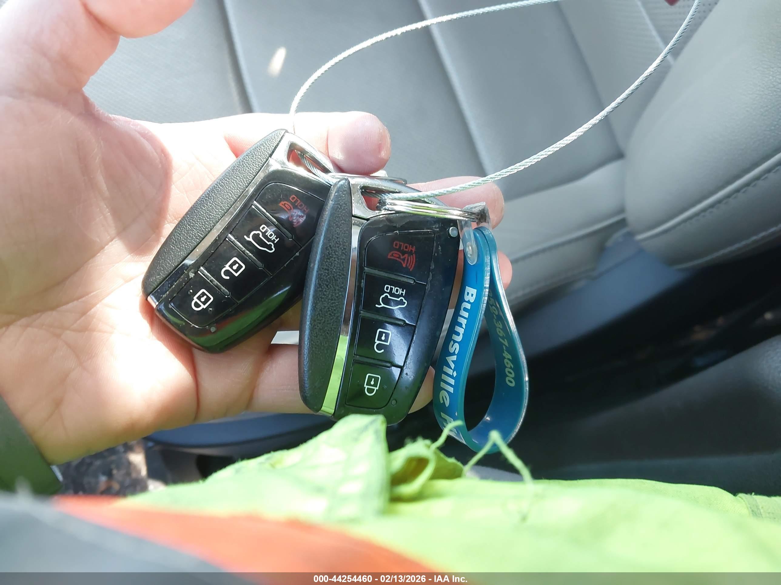 HYUNDAI SANTA image 11