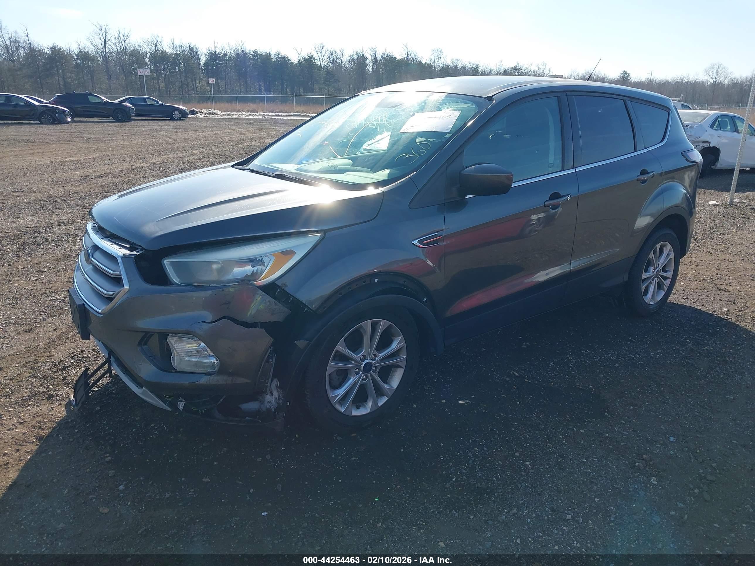 FORD ESCAPE image 2