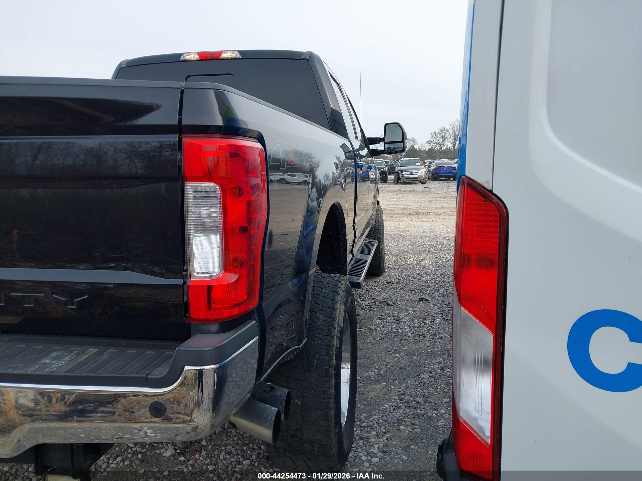 FORD F-250 image 4