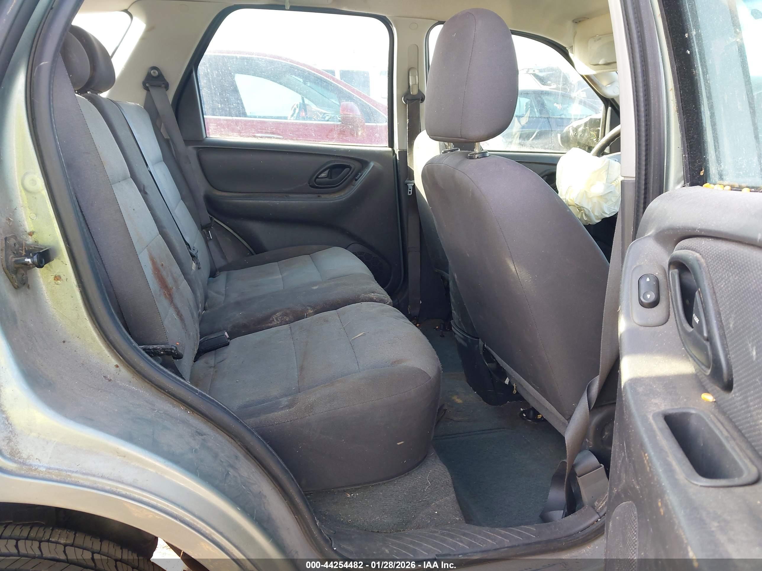 FORD ESCAPE image 8