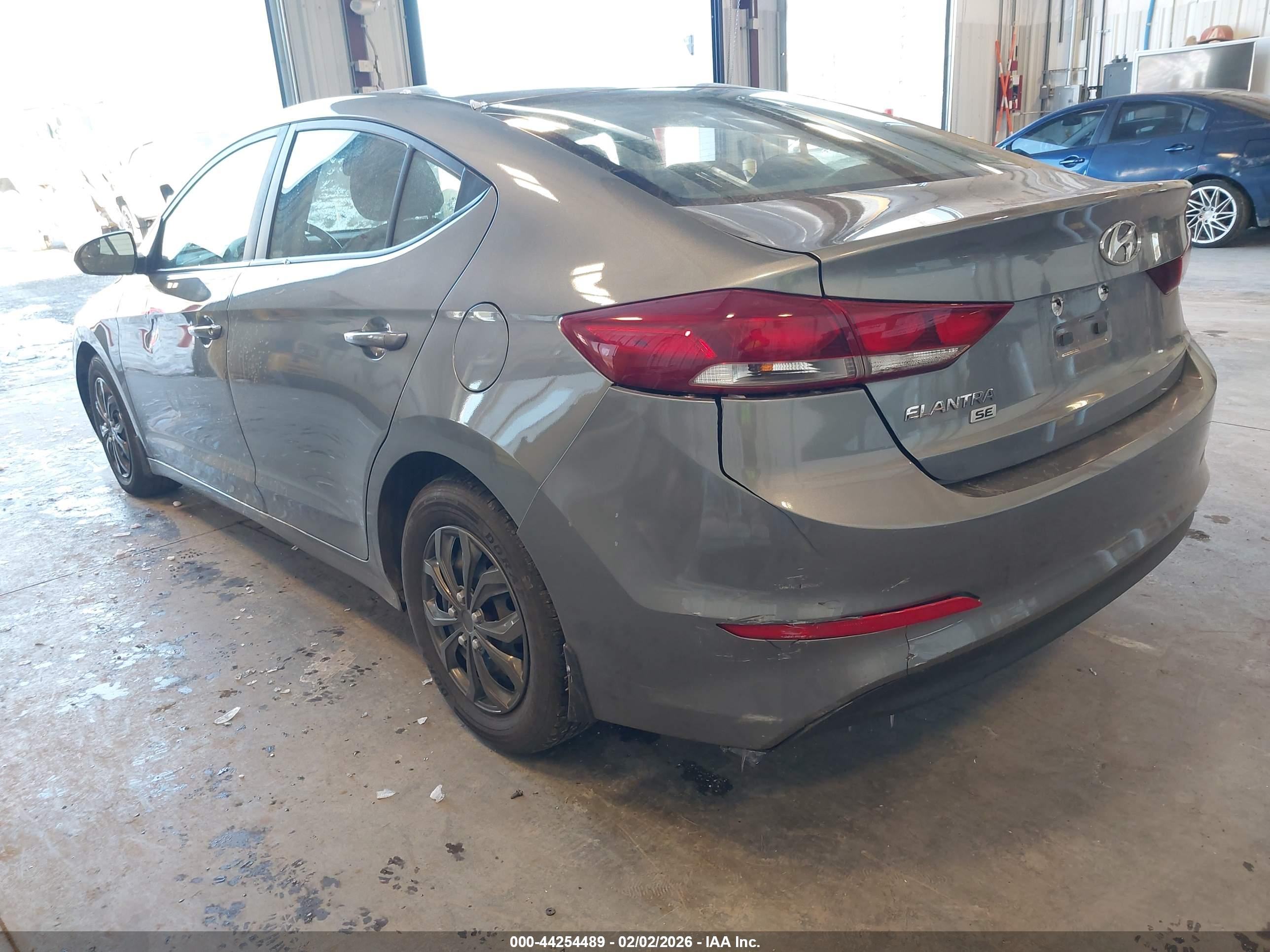 HYUNDAI ELANTRA image 3