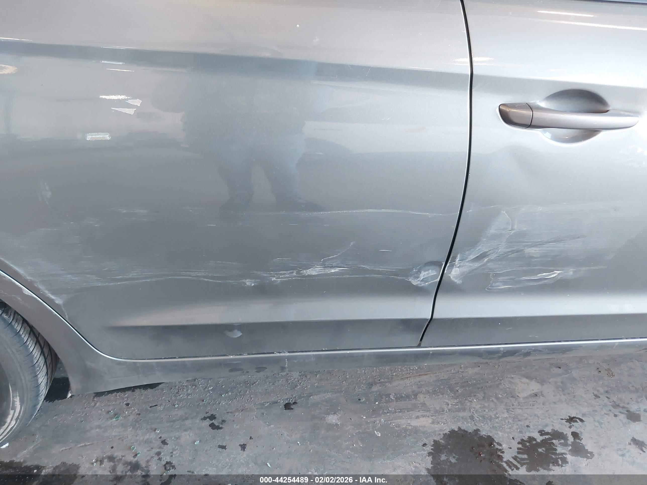 HYUNDAI ELANTRA image 6