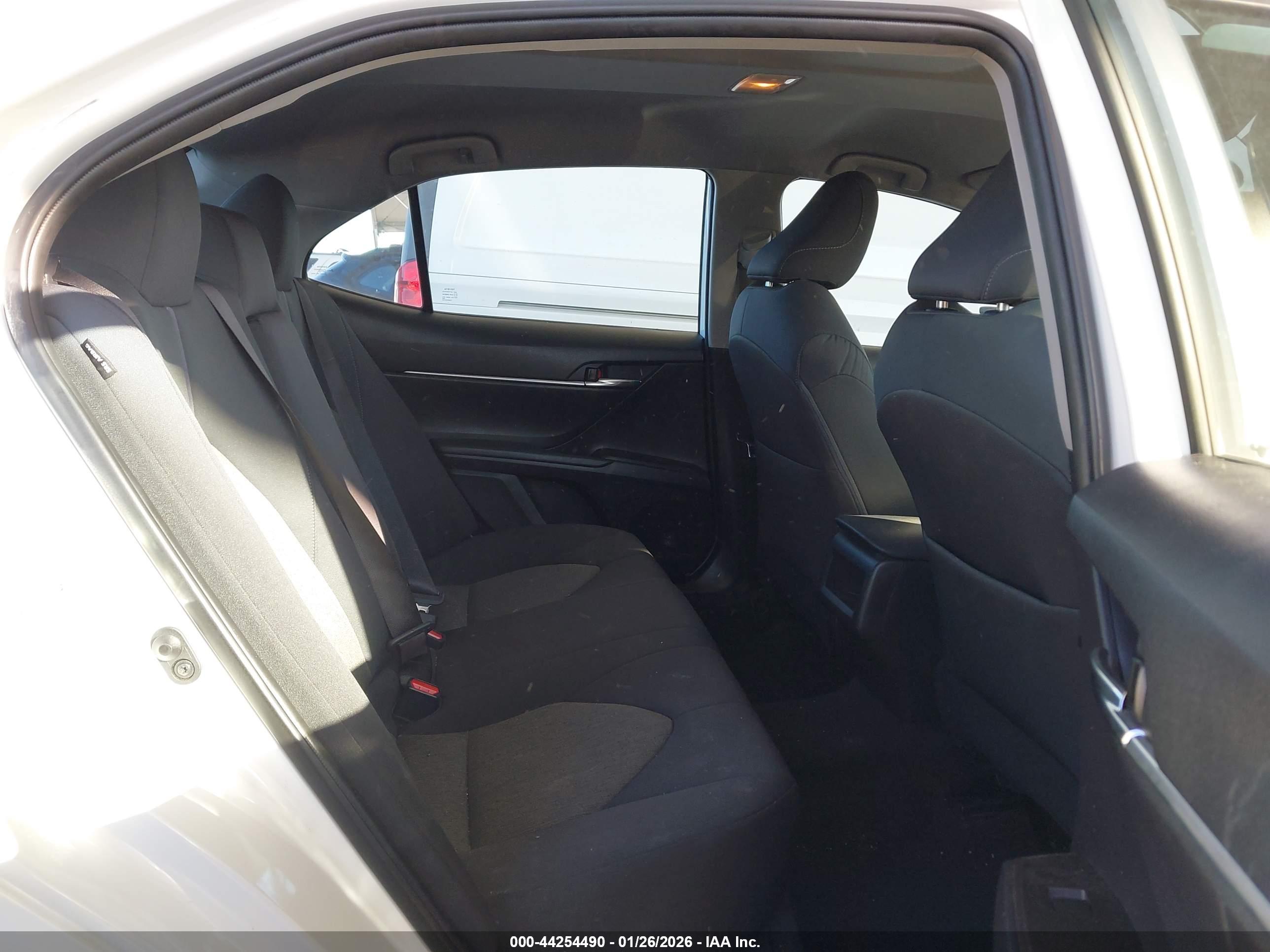 TOYOTA CAMRY image 8