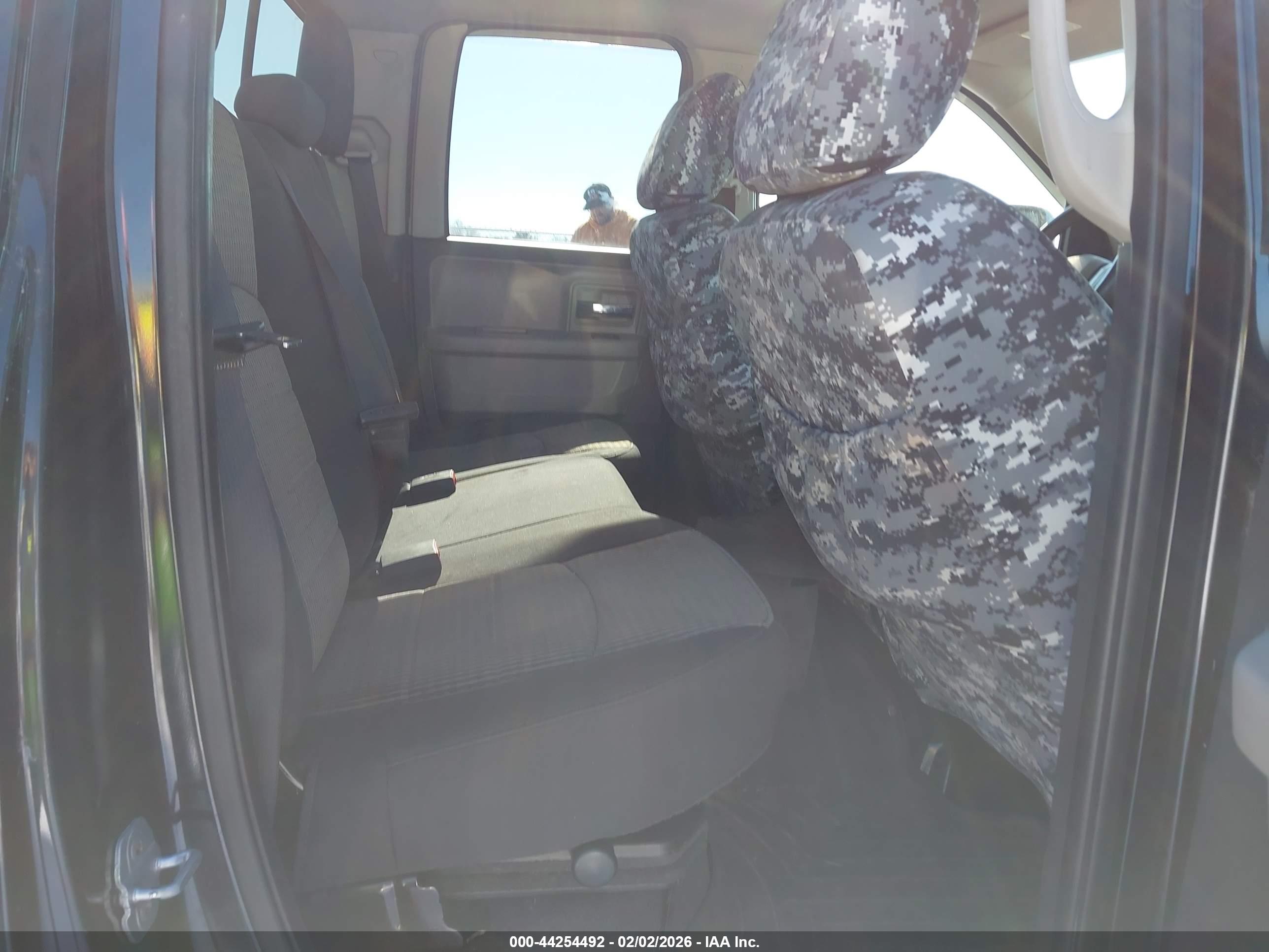 DODGE RAM image 8
