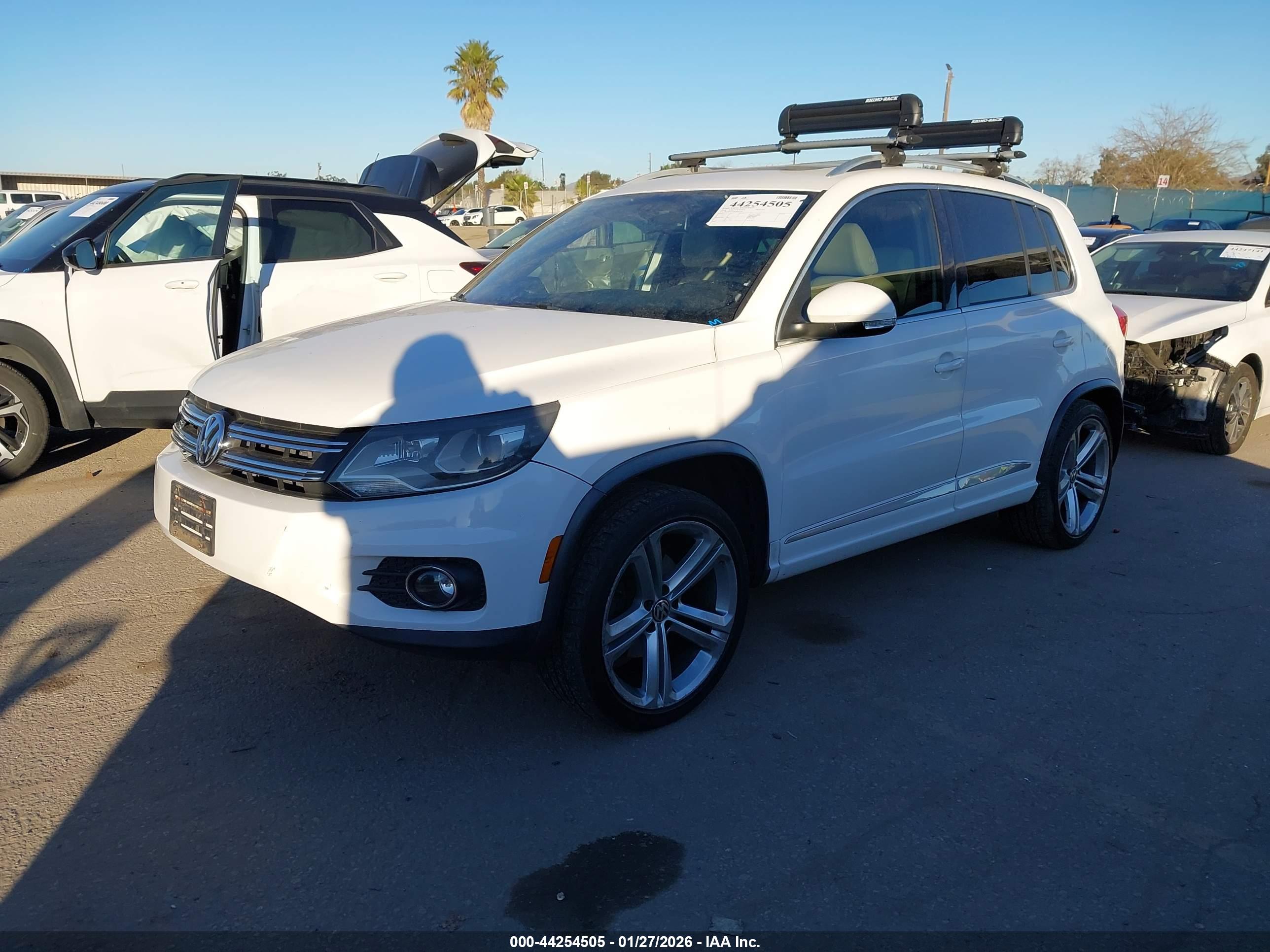 VOLKSWAGEN TIGUAN image 2