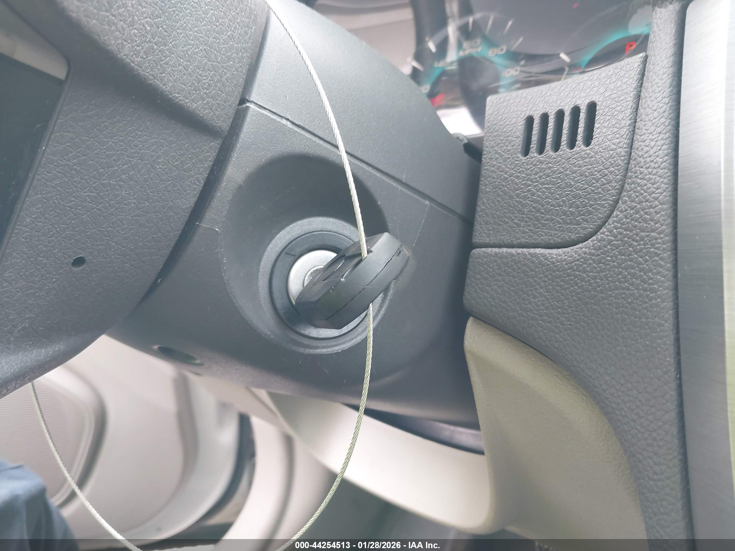 FORD FUSION image 11