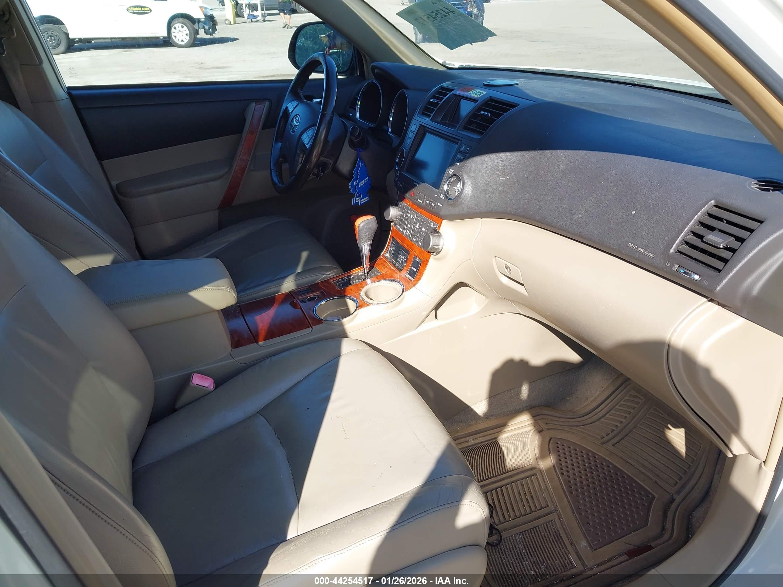 TOYOTA HIGHLANDER image 5