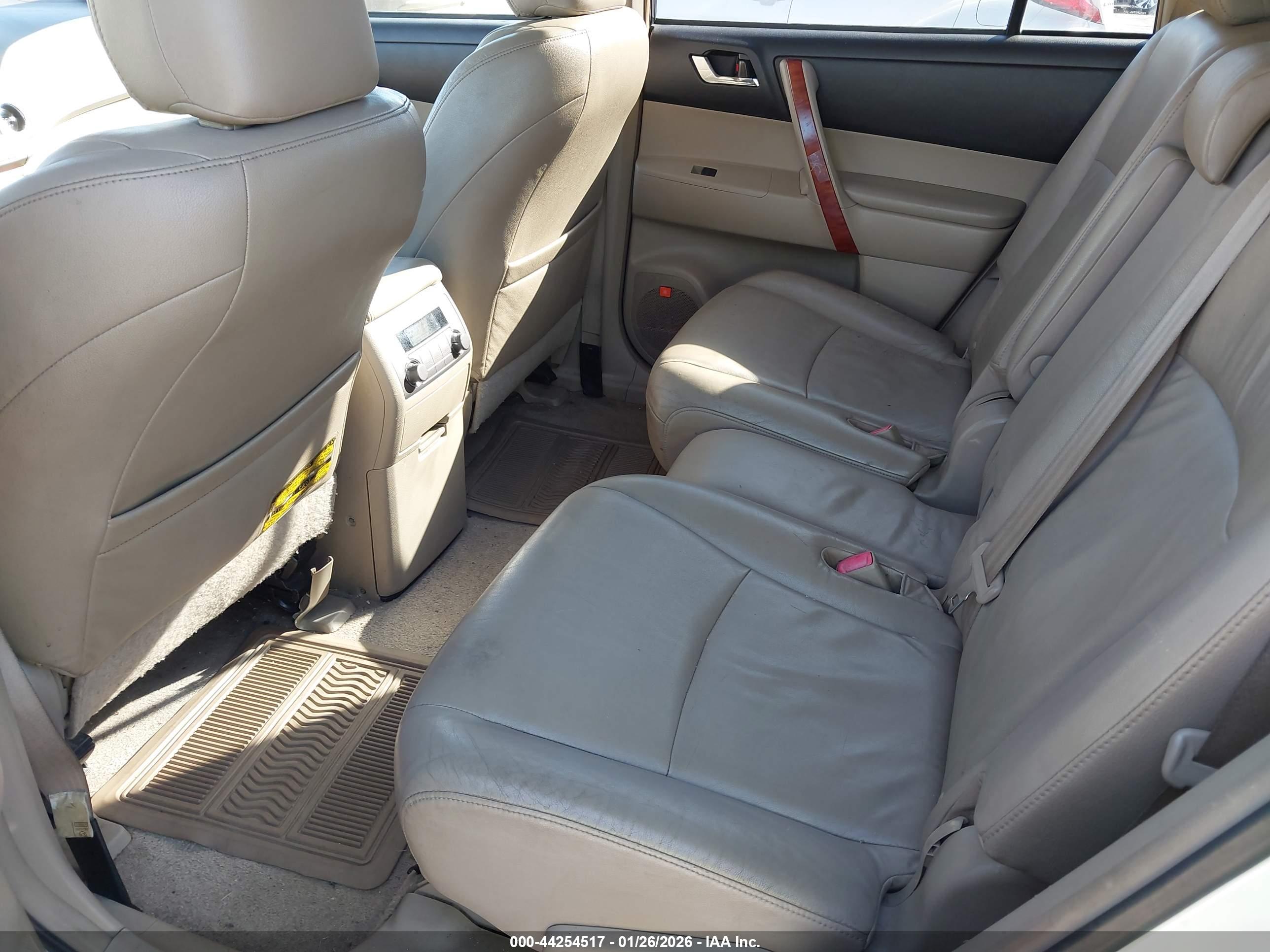 TOYOTA HIGHLANDER image 8