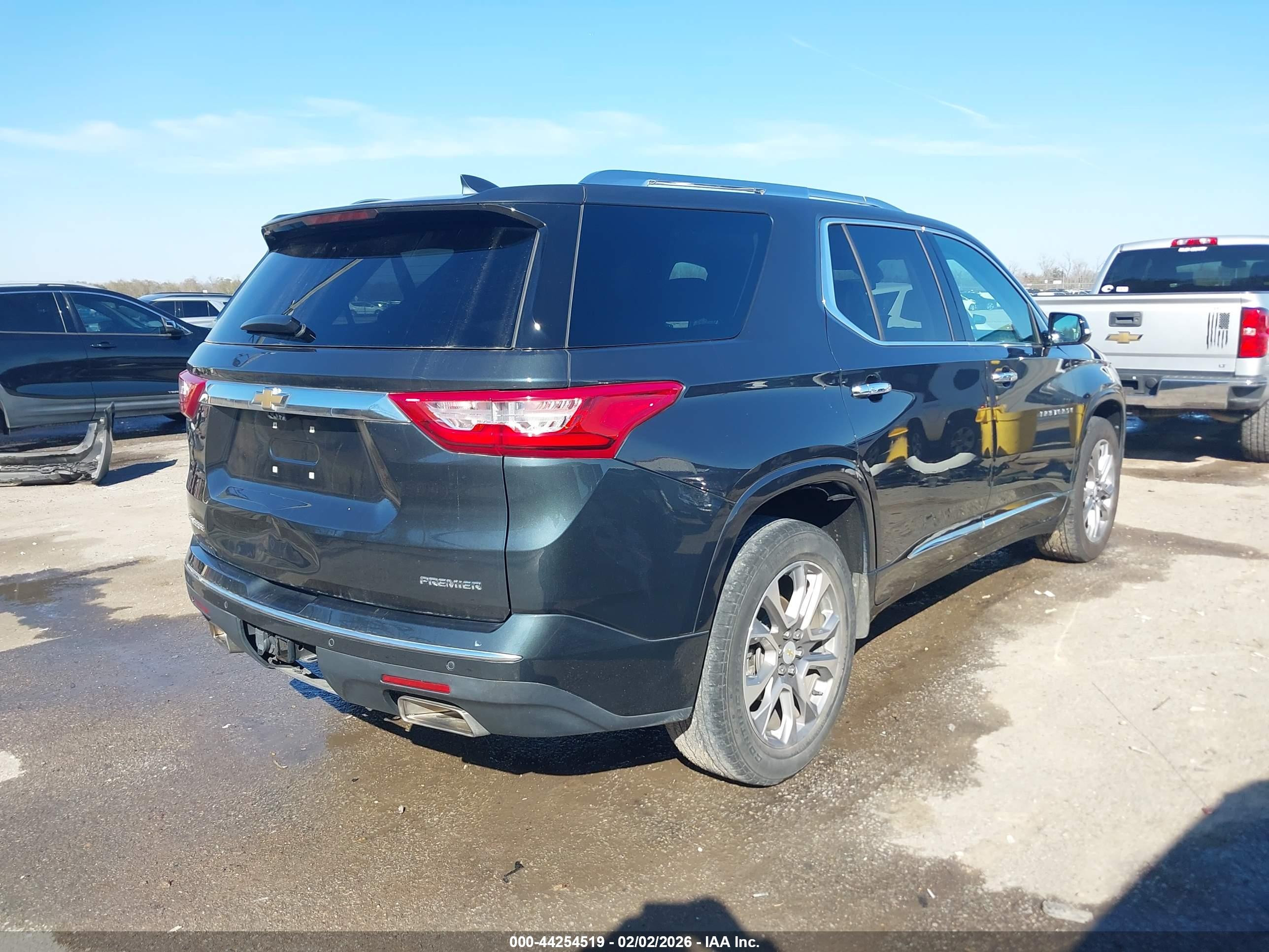 CHEVROLET TRAVERSE image 4