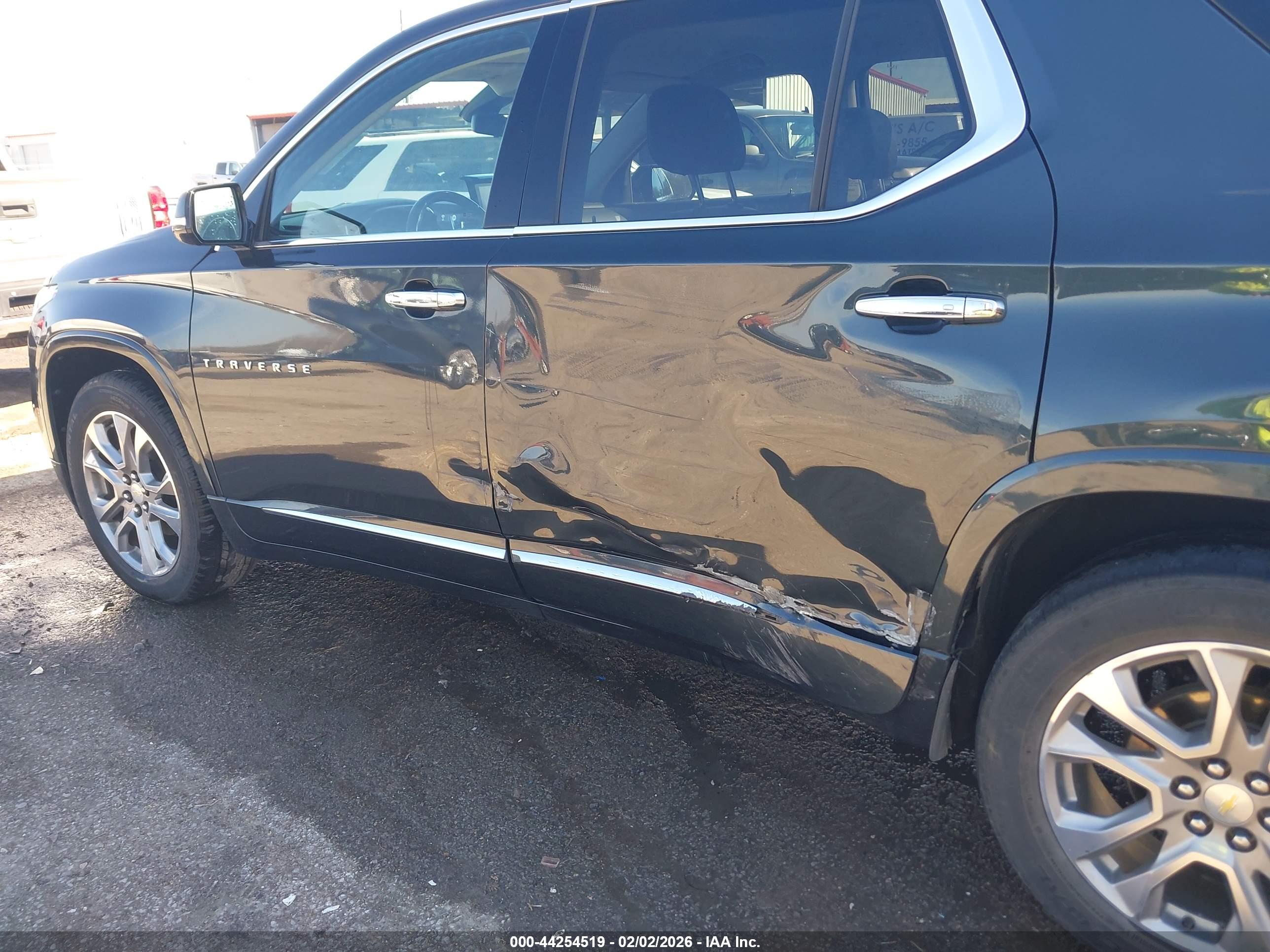 CHEVROLET TRAVERSE image 6