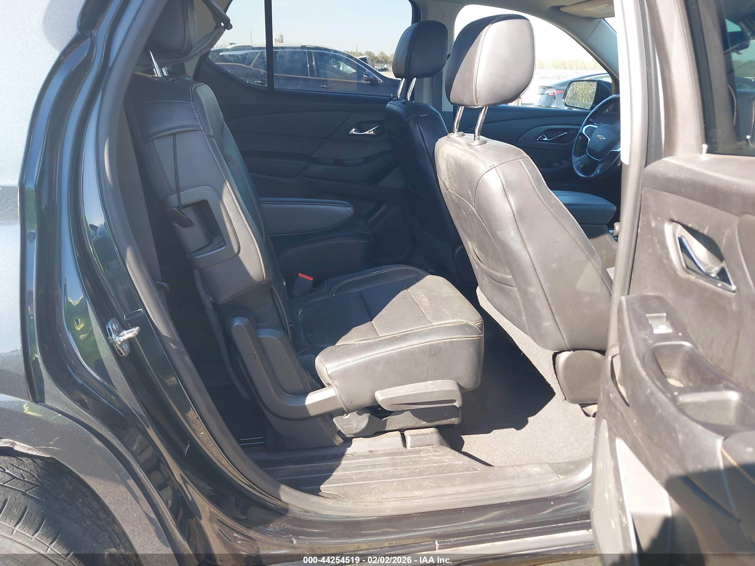 CHEVROLET TRAVERSE image 8