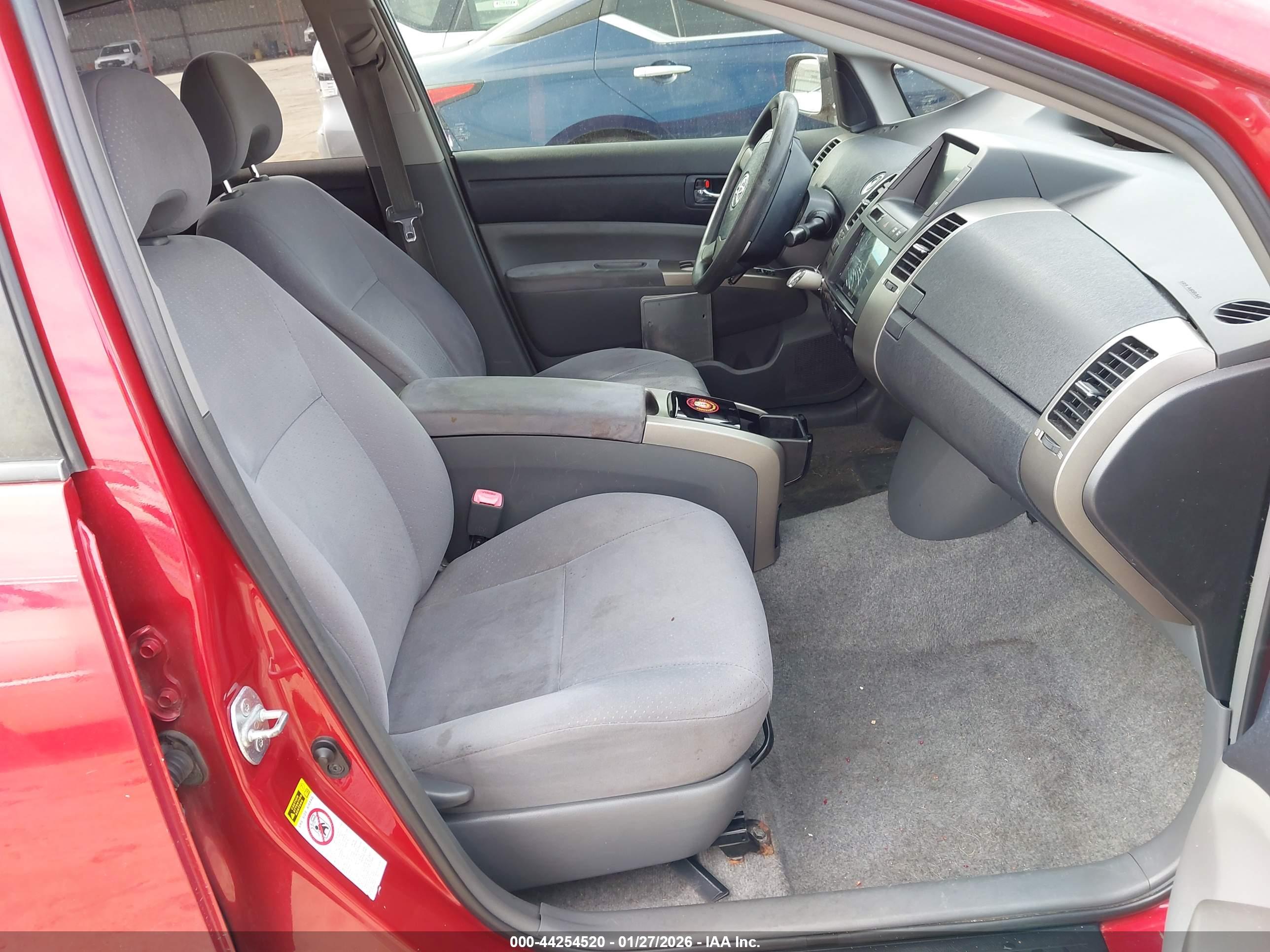 TOYOTA PRIUS image 5