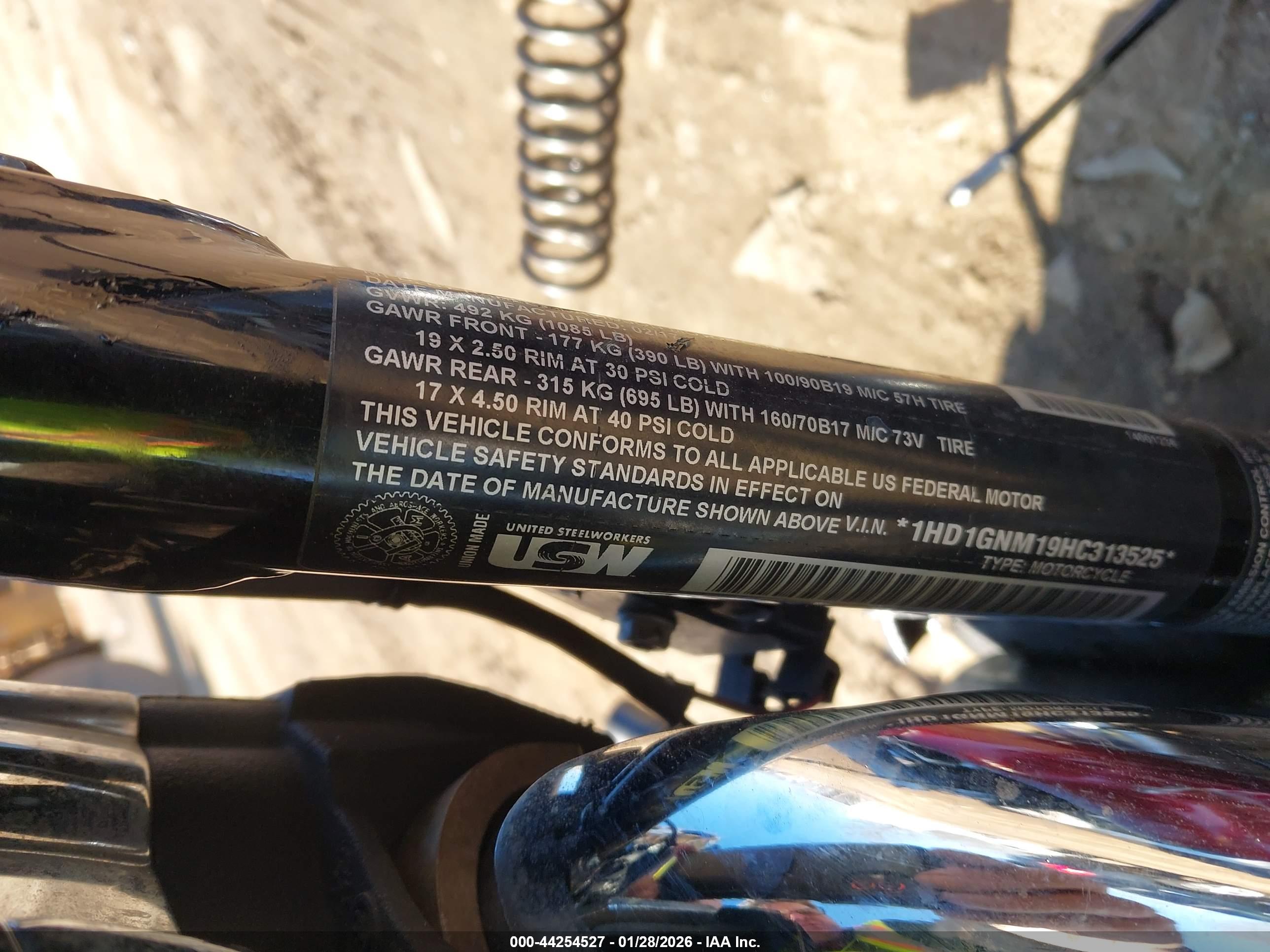 HARLEY-DAVIDSON FXDL image 10