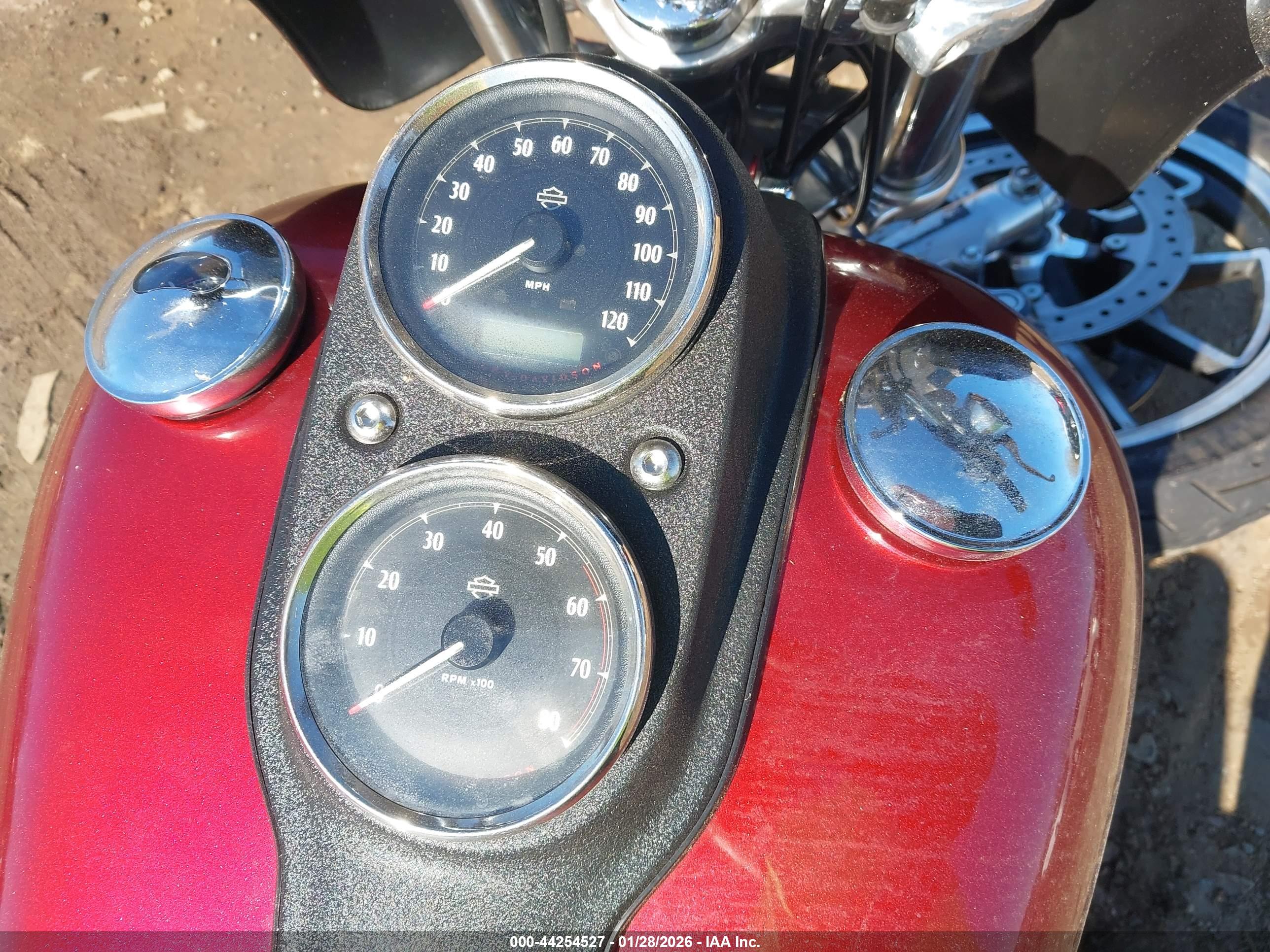 HARLEY-DAVIDSON FXDL image 7