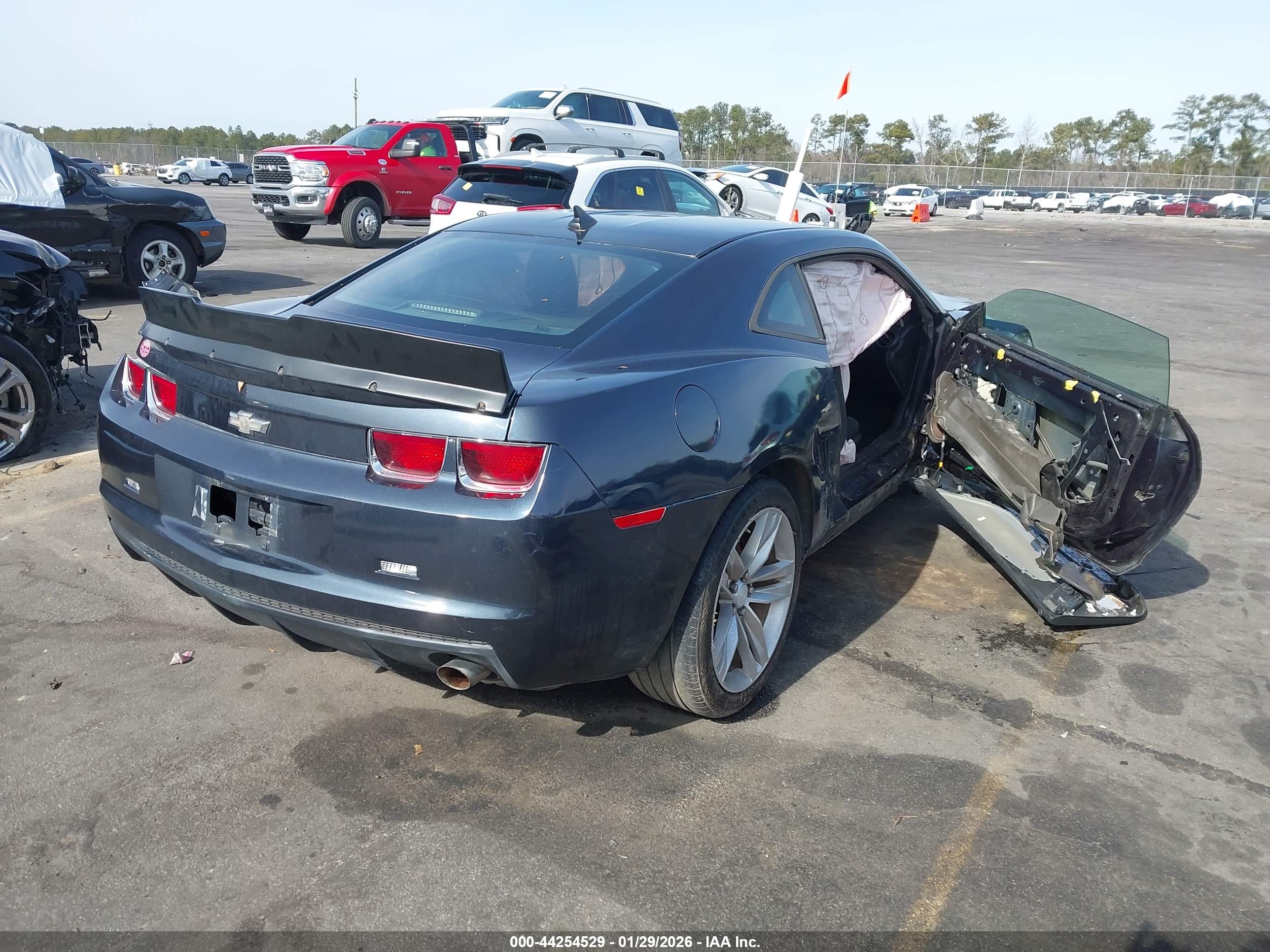 CHEVROLET CAMARO image 4