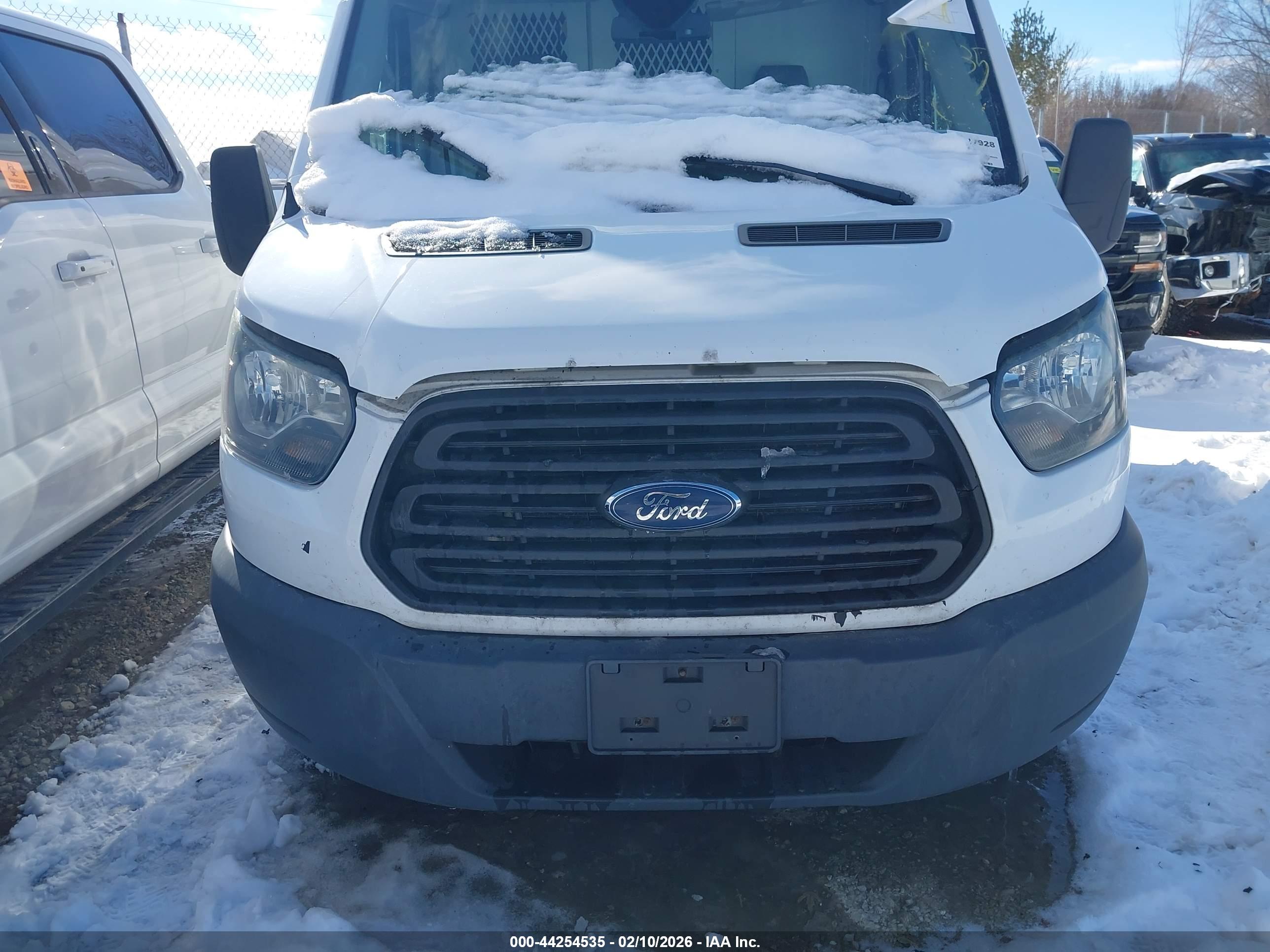FORD TRANSIT-250 image 6