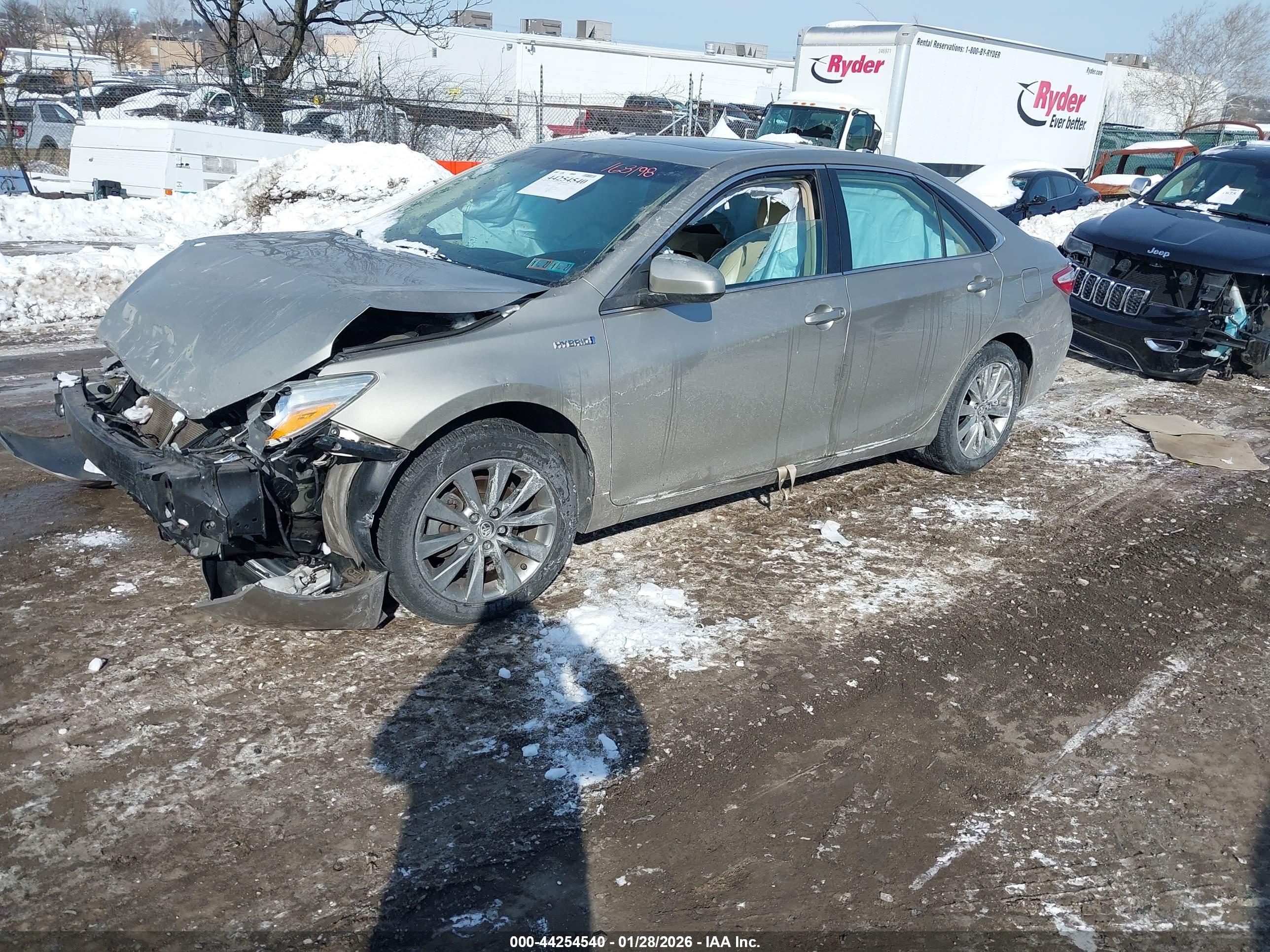 TOYOTA CAMRY image 2