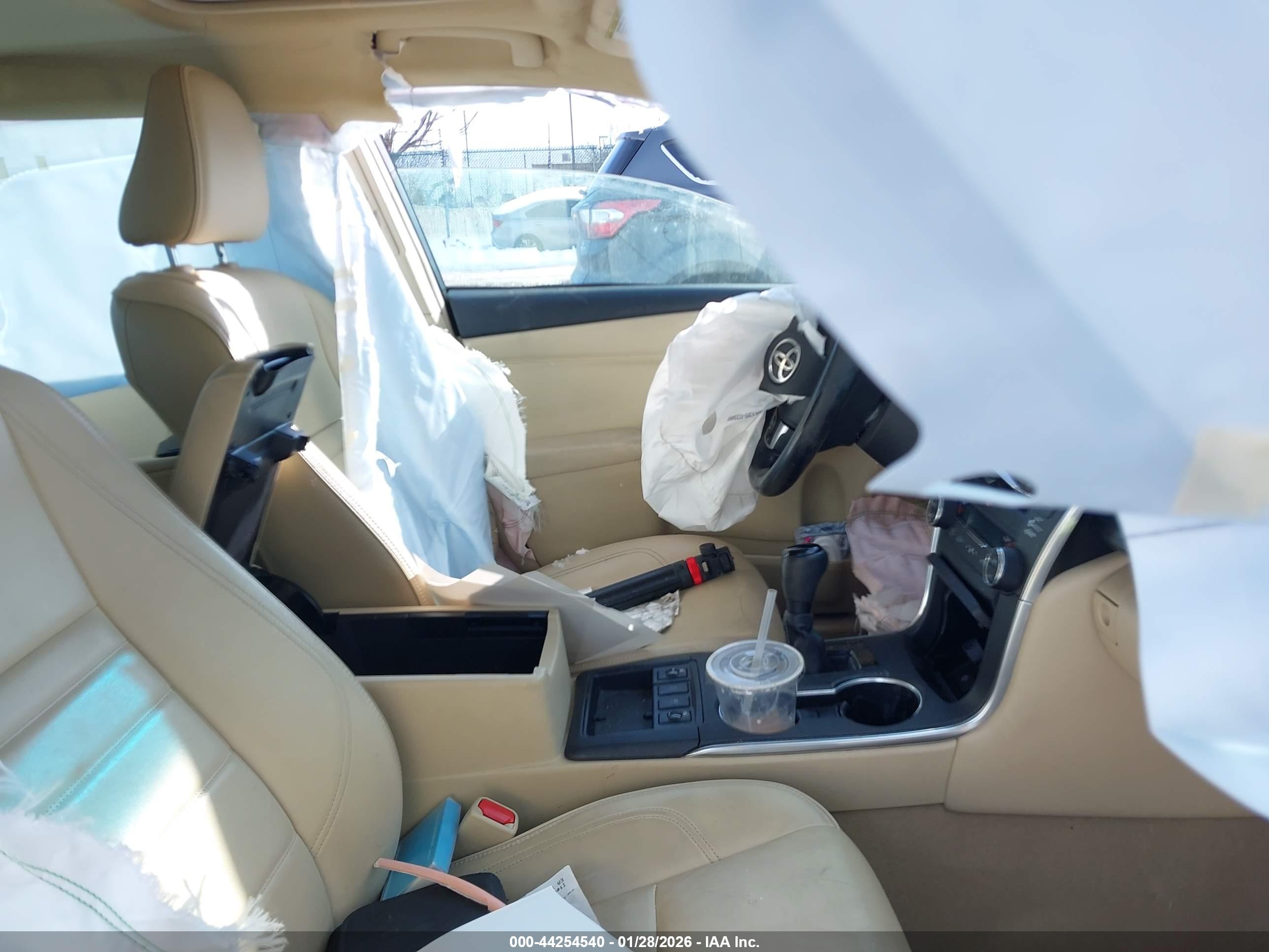 TOYOTA CAMRY image 5