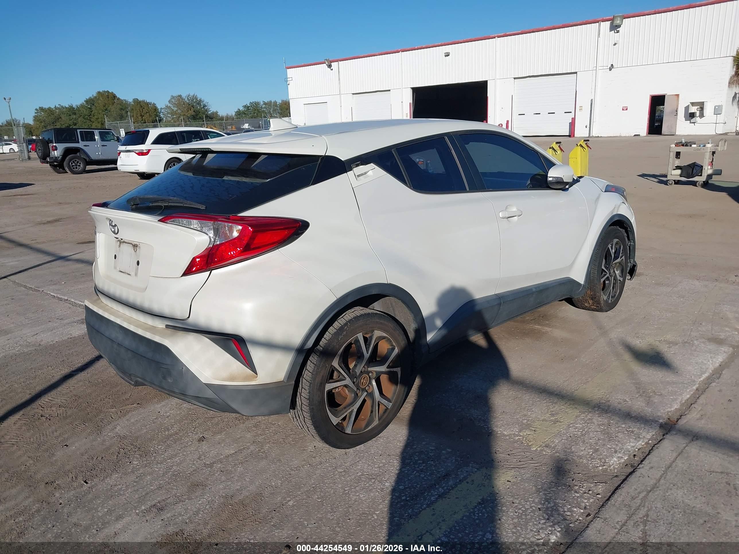 TOYOTA C-HR image 4