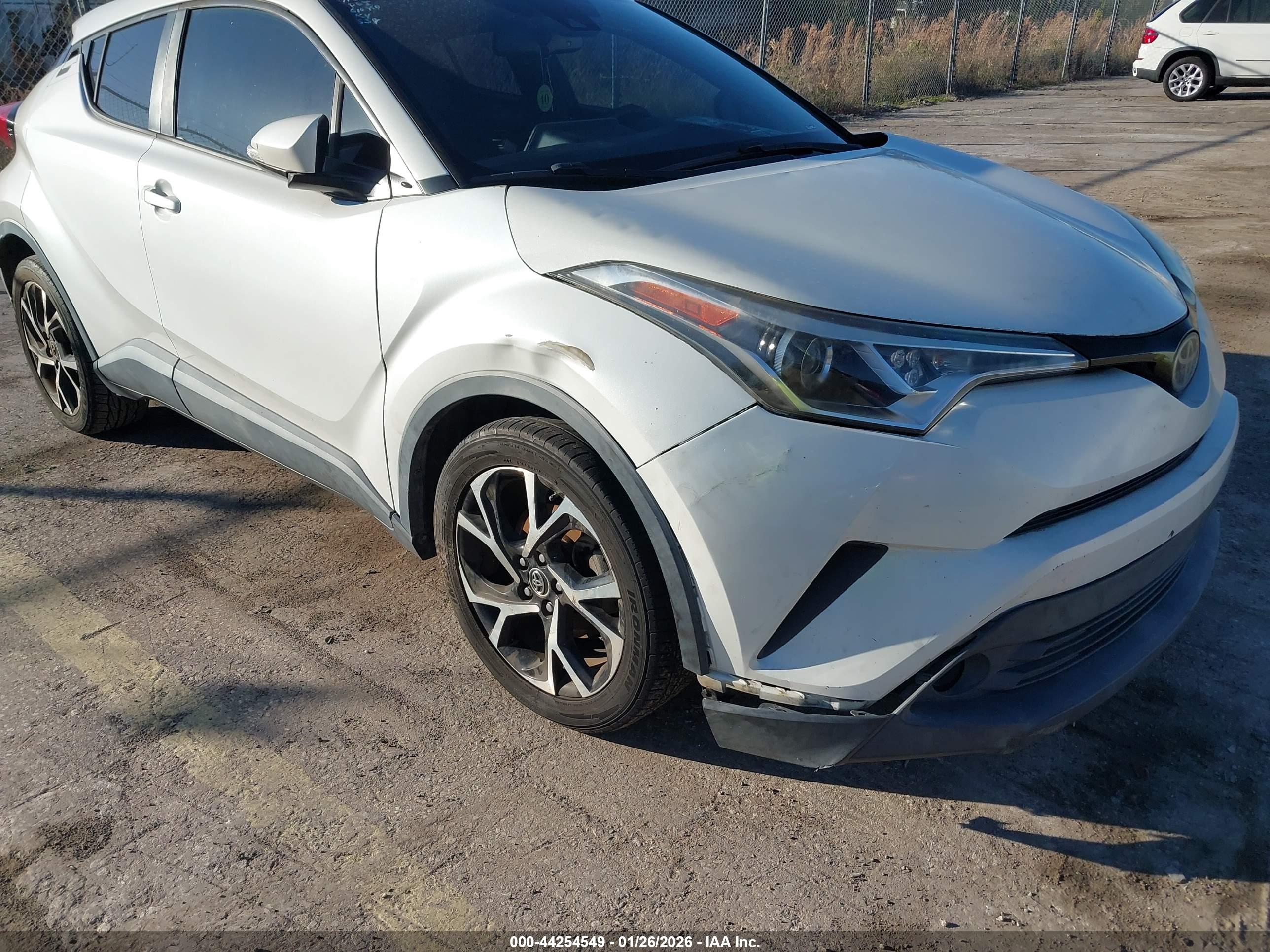TOYOTA C-HR image 6