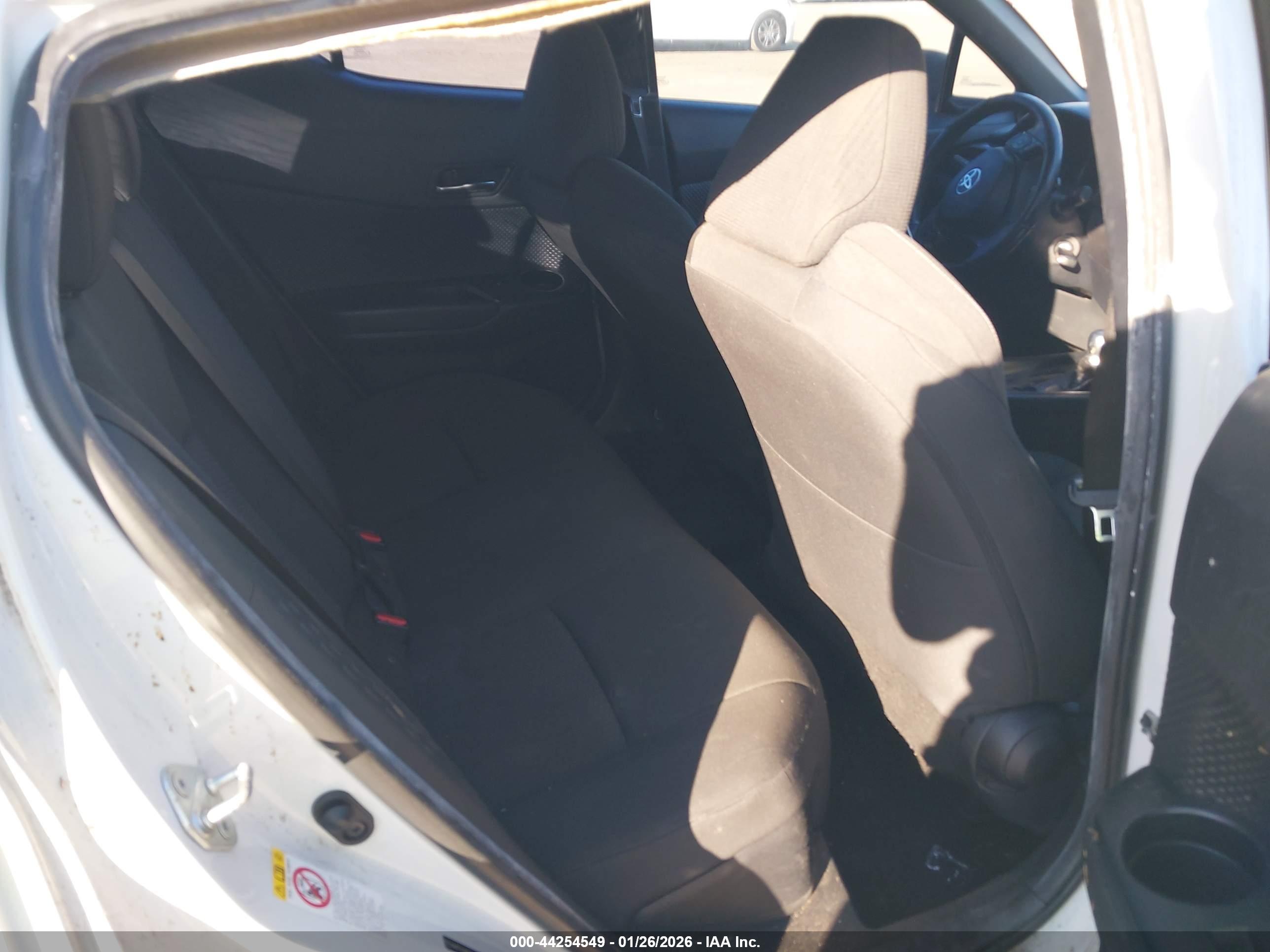 TOYOTA C-HR image 8