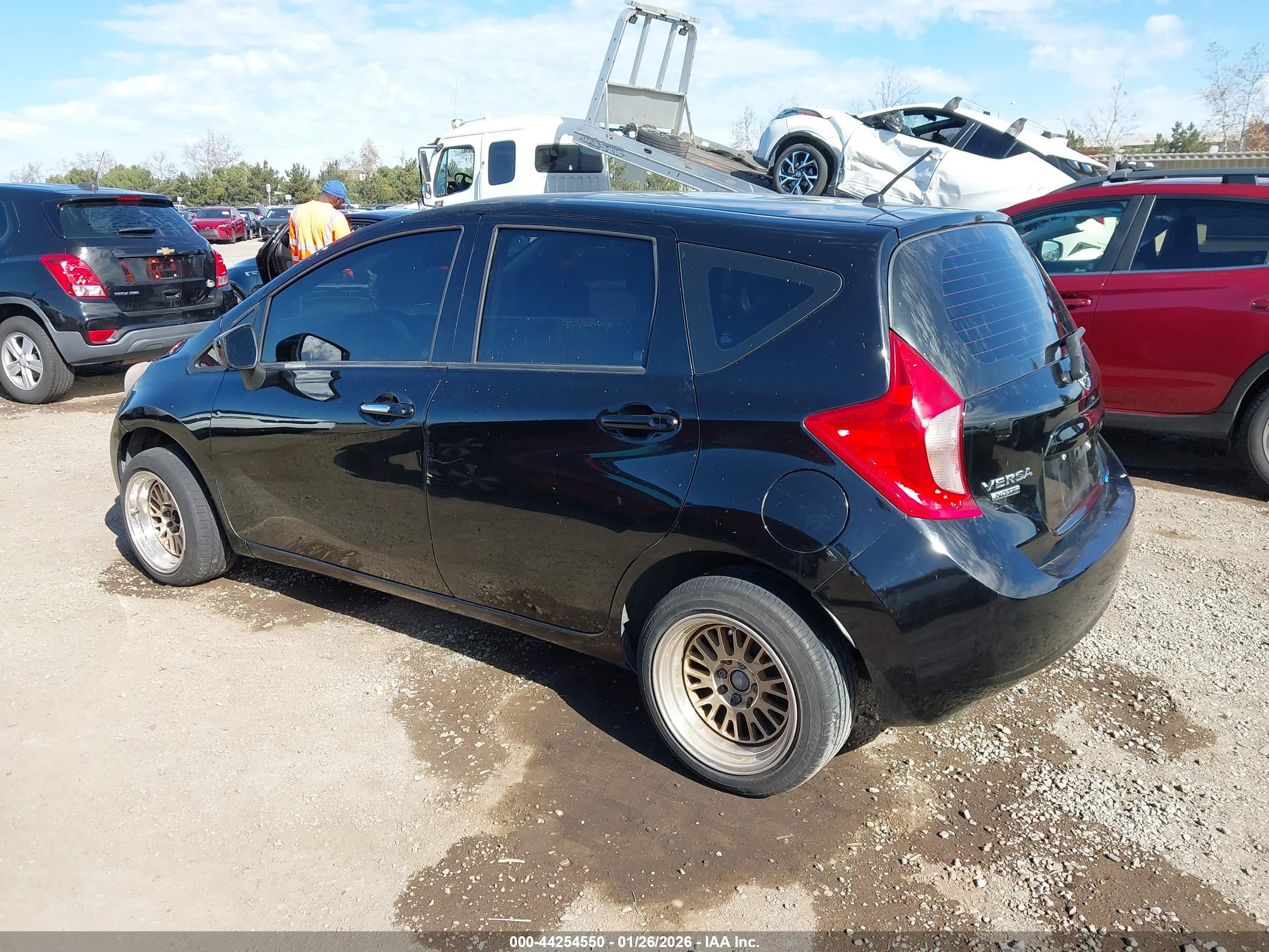 NISSAN VERSA image 3