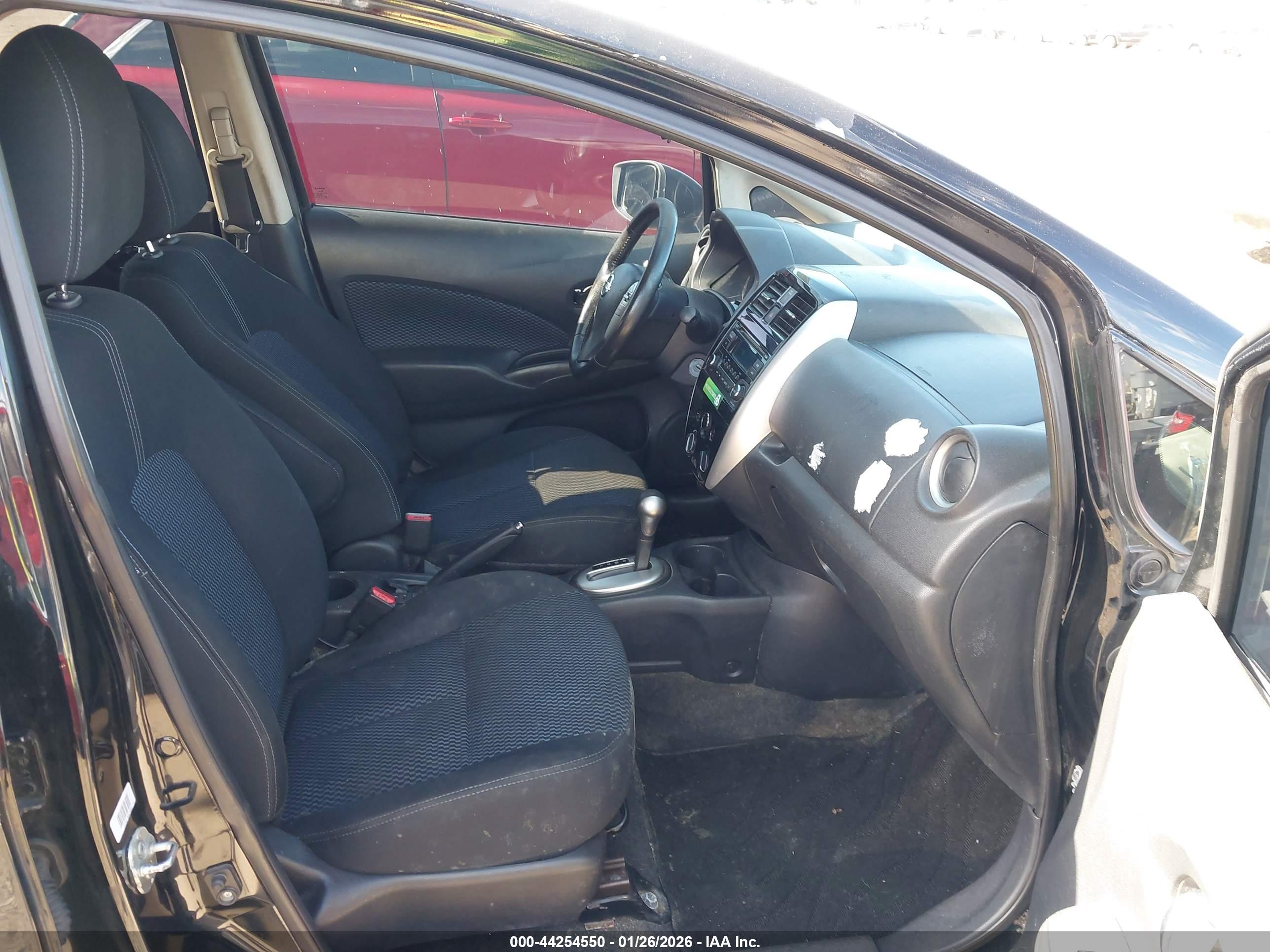 NISSAN VERSA image 5