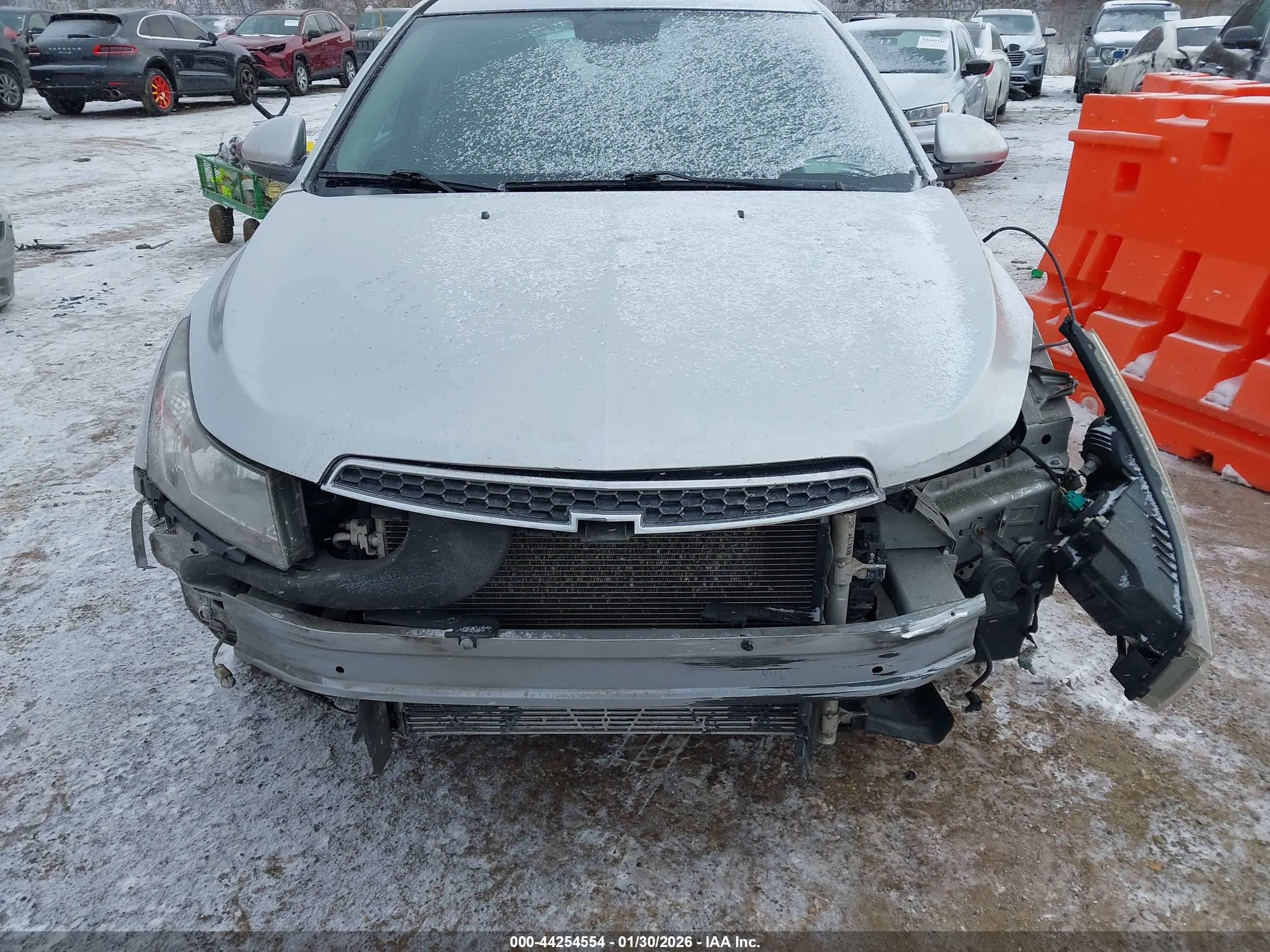 CHEVROLET CRUZE image 6