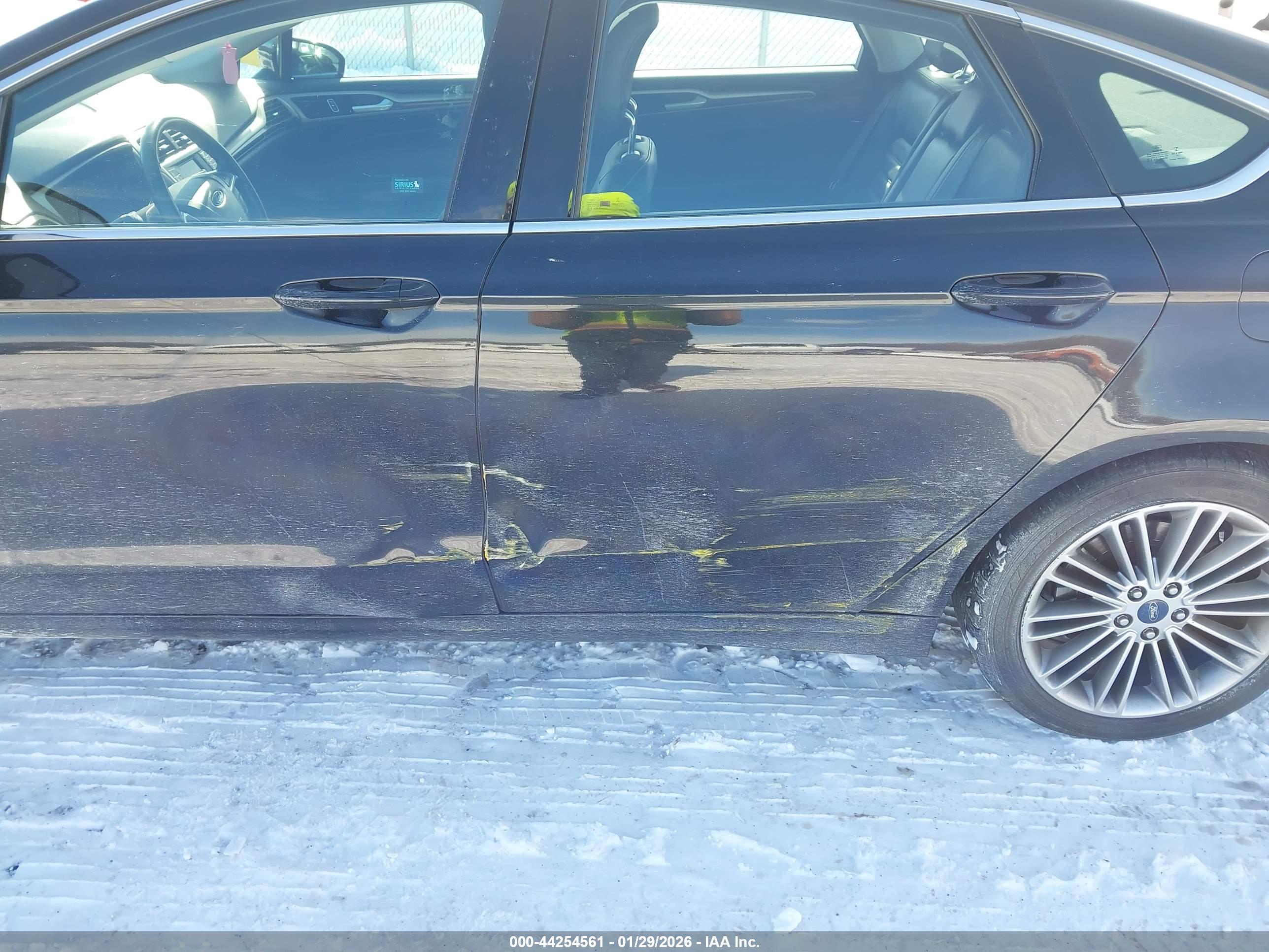 FORD FUSION image 6